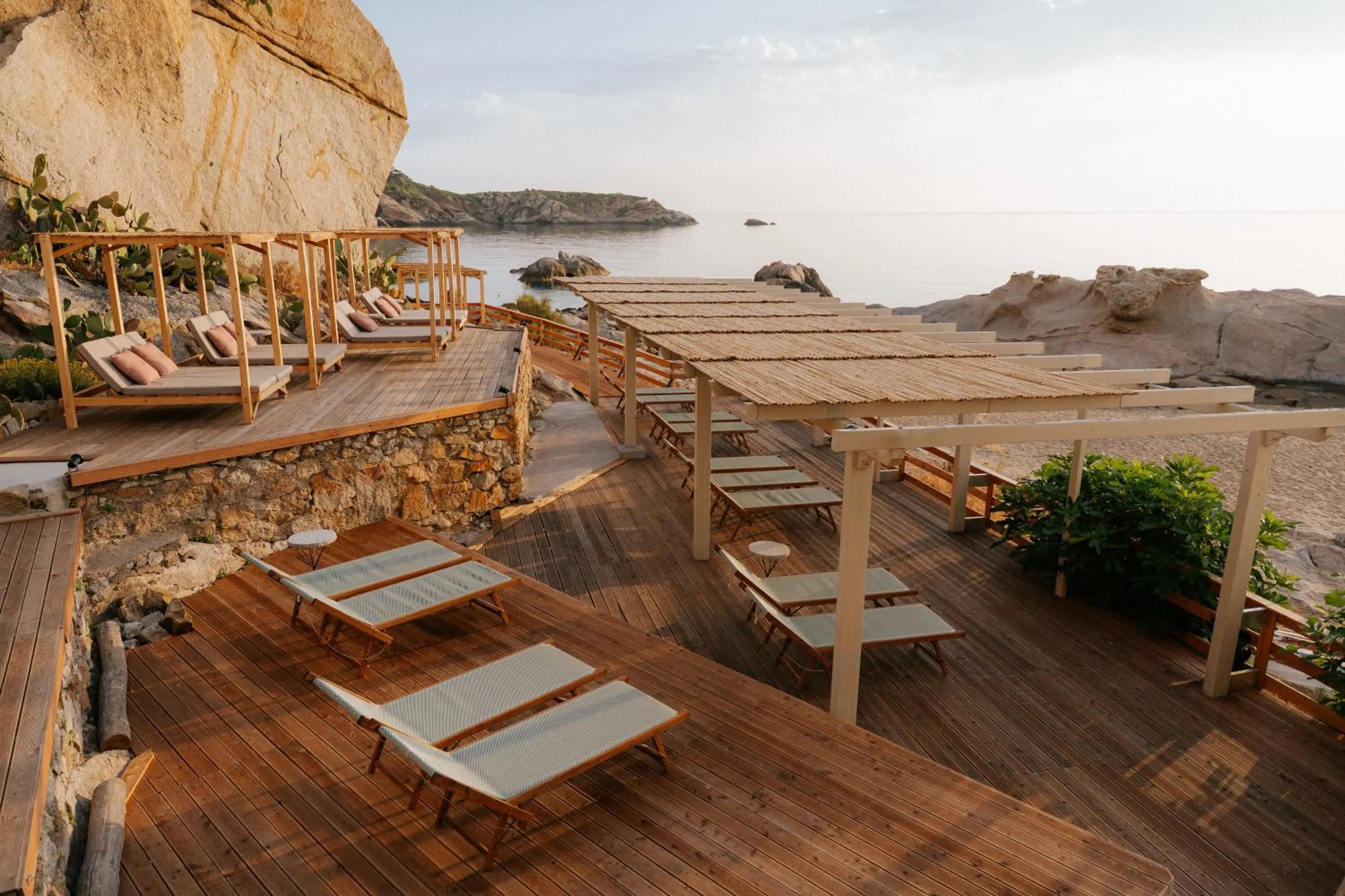 Beach in LA GUARDIA Hotel