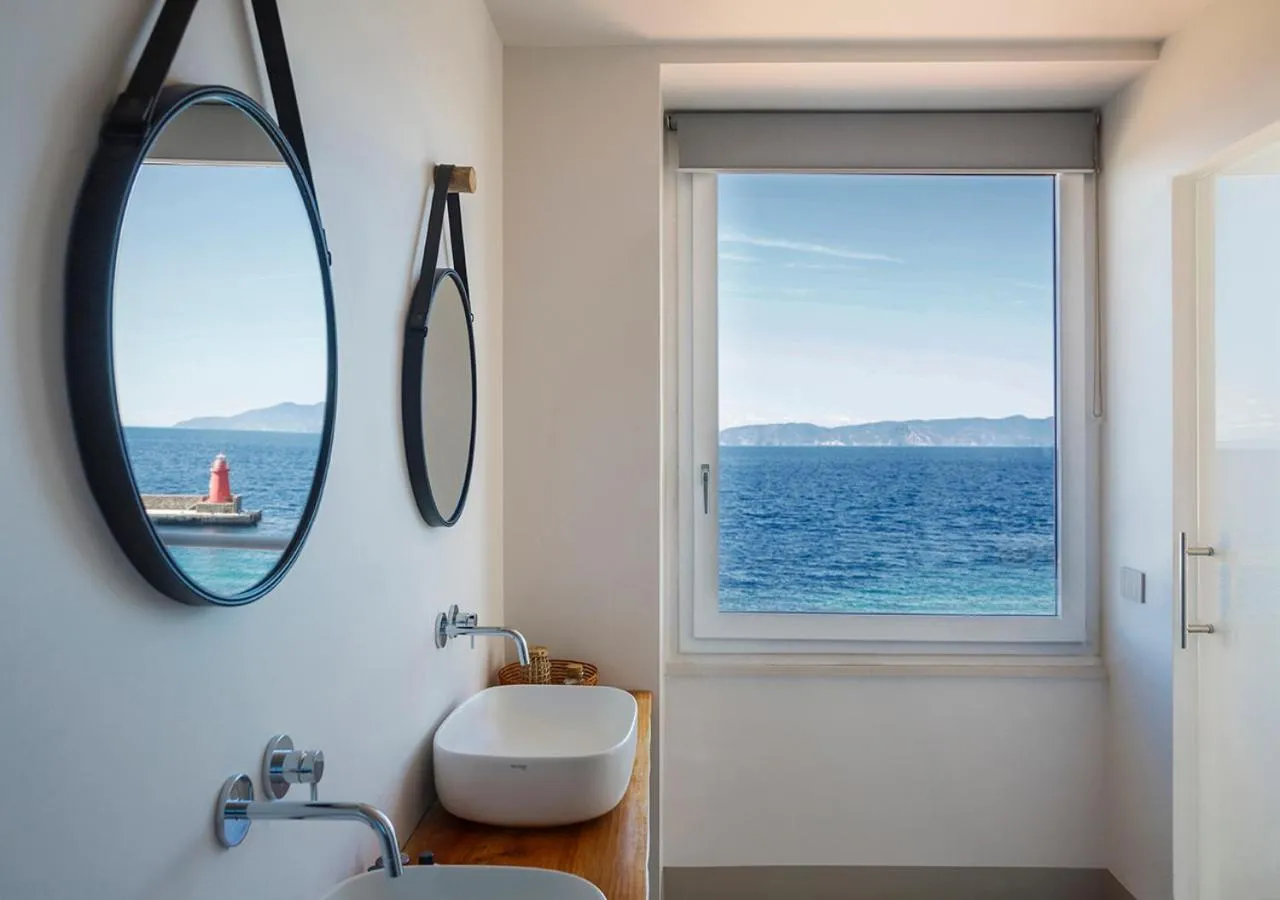 Bathroom in LA GUARDIA Hotel