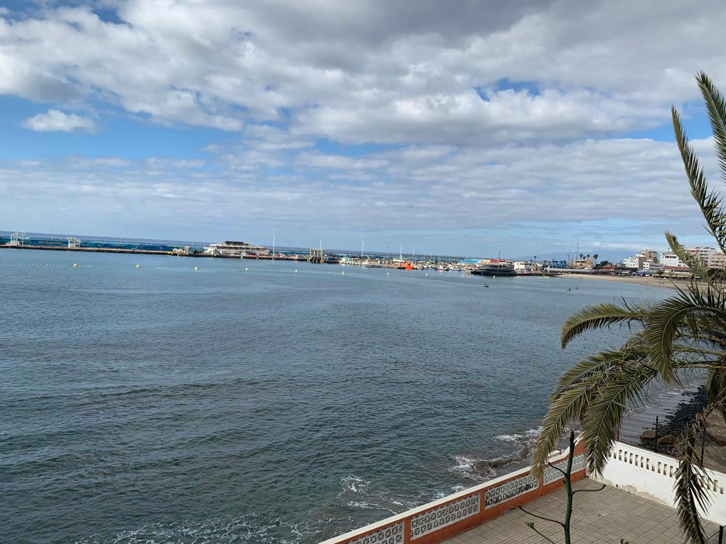 Paseo Marítimo, Los Cristianos Over the sea FREE WIFI