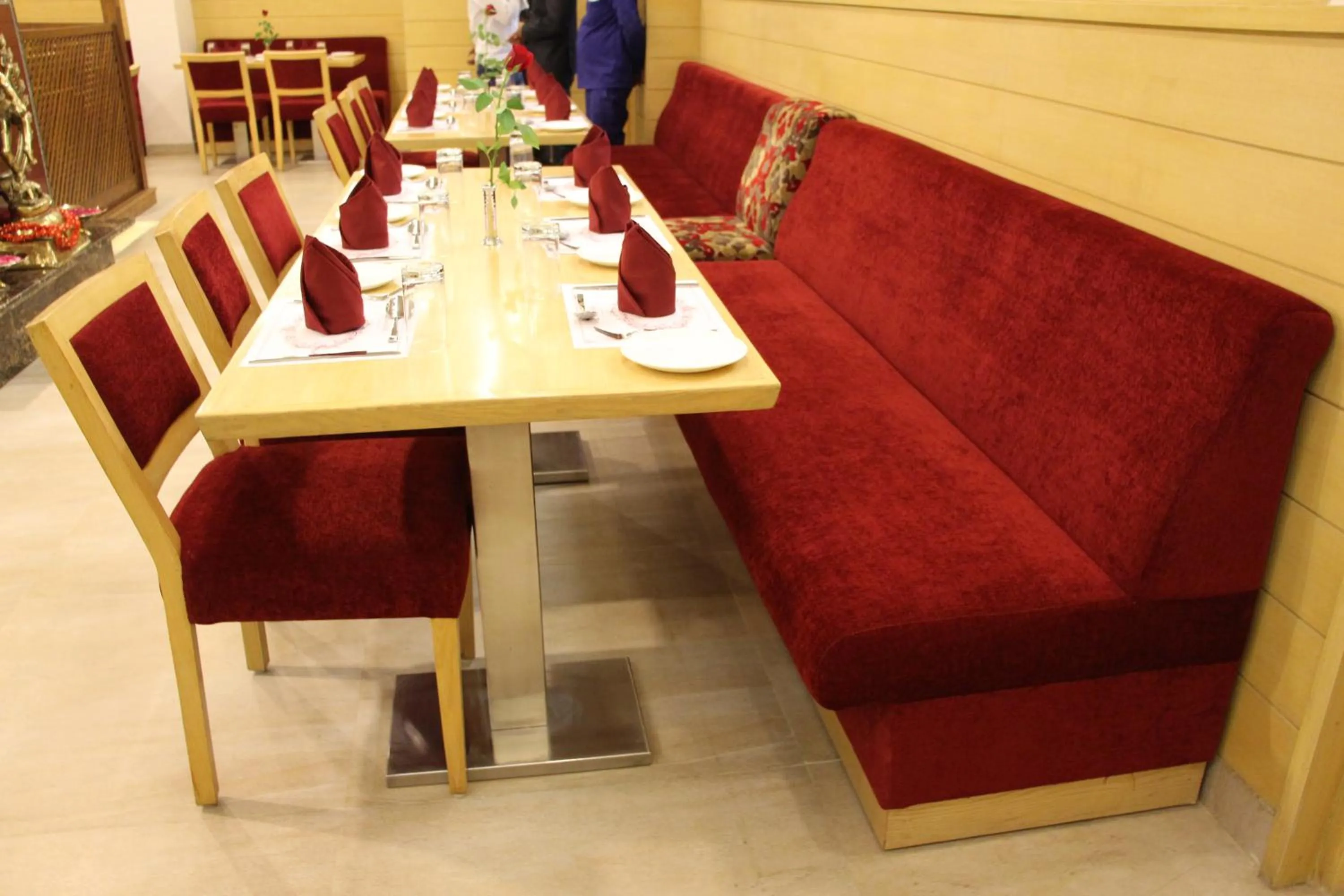 Restaurant/places to eat in Hotel Dasaprakash