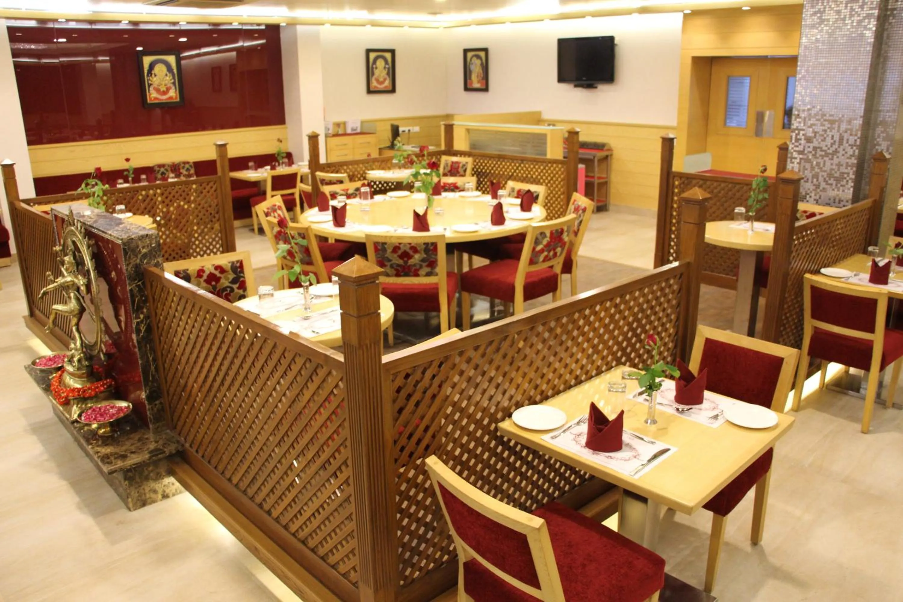 Restaurant/places to eat in Hotel Dasaprakash