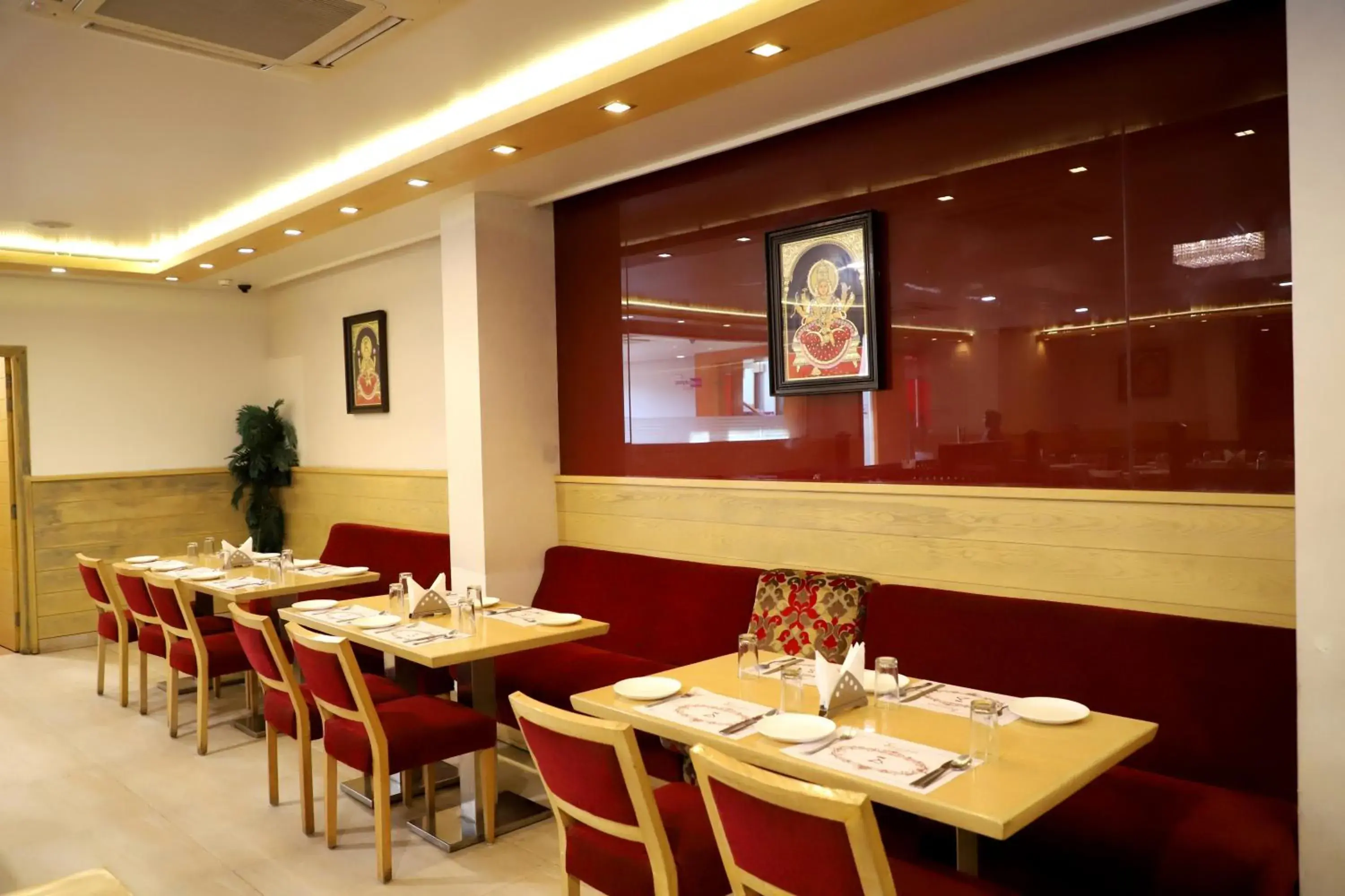 Property building in Hotel Dasaprakash Property building in Hotel Dasaprakash