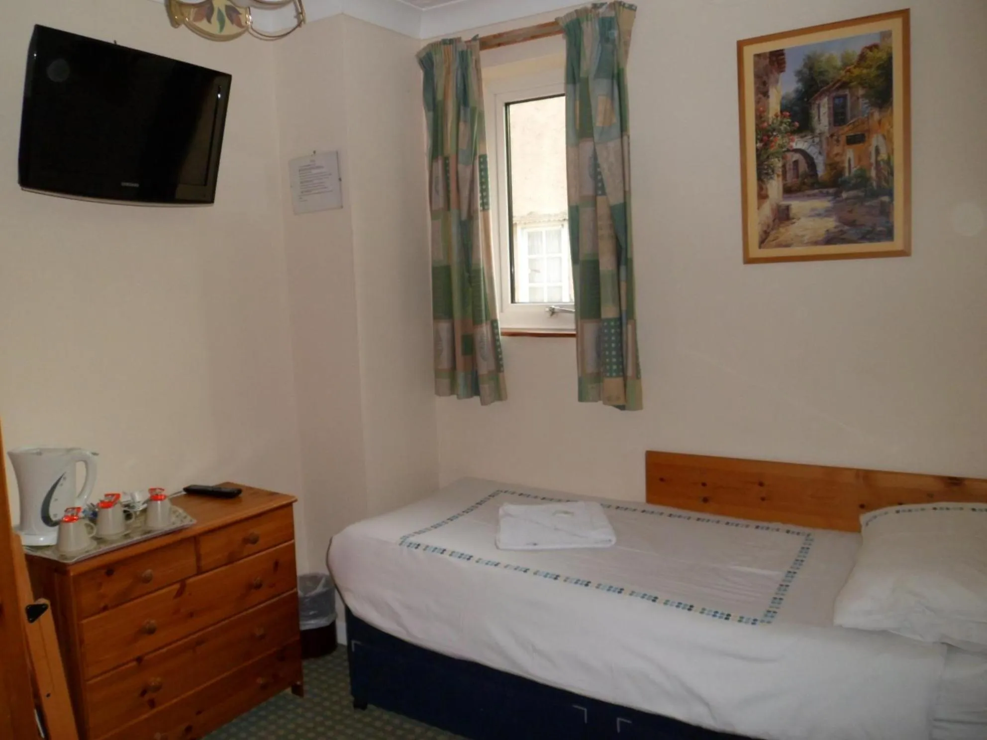 Bed in Carlton Lodge