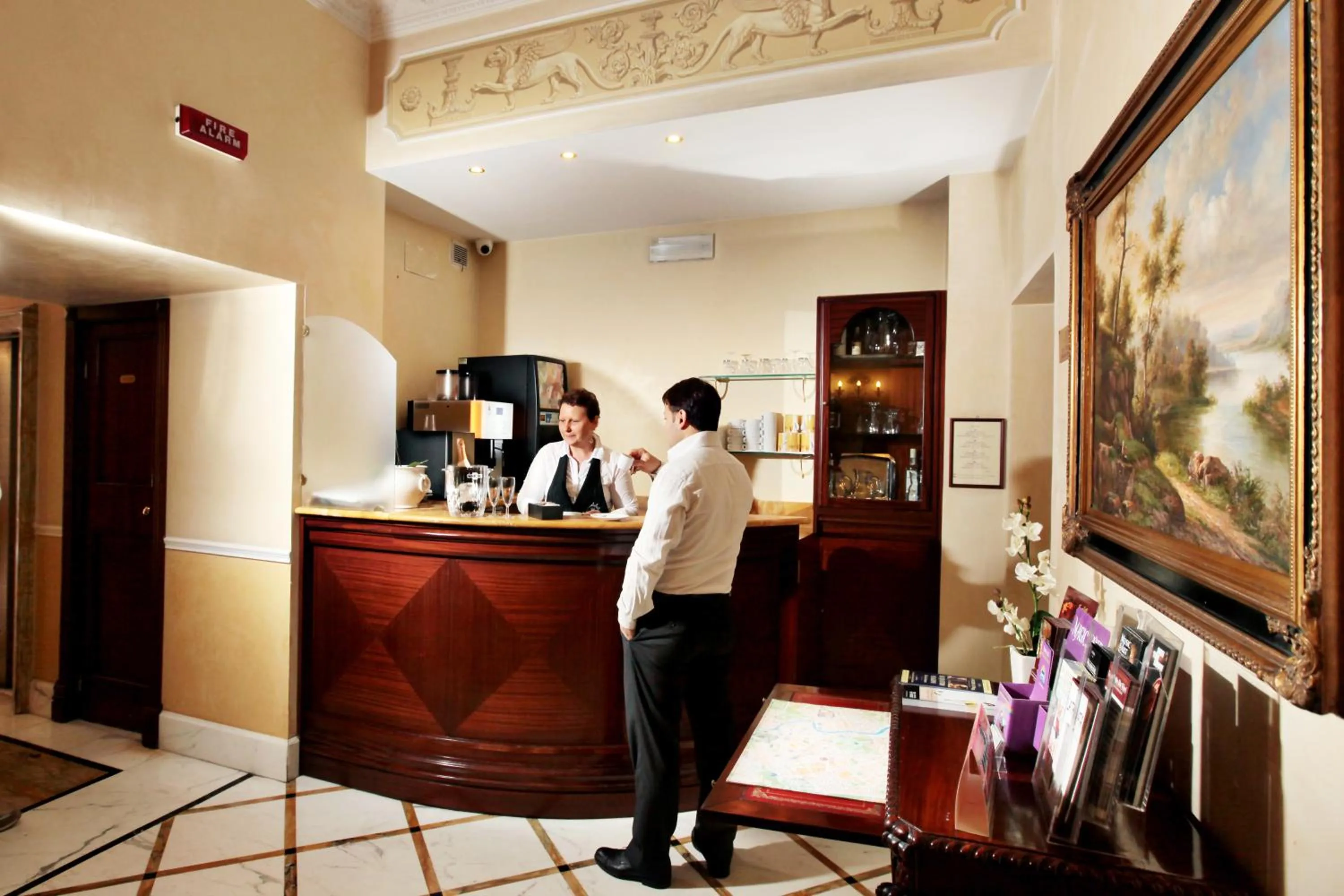 Lounge or bar in HS 311