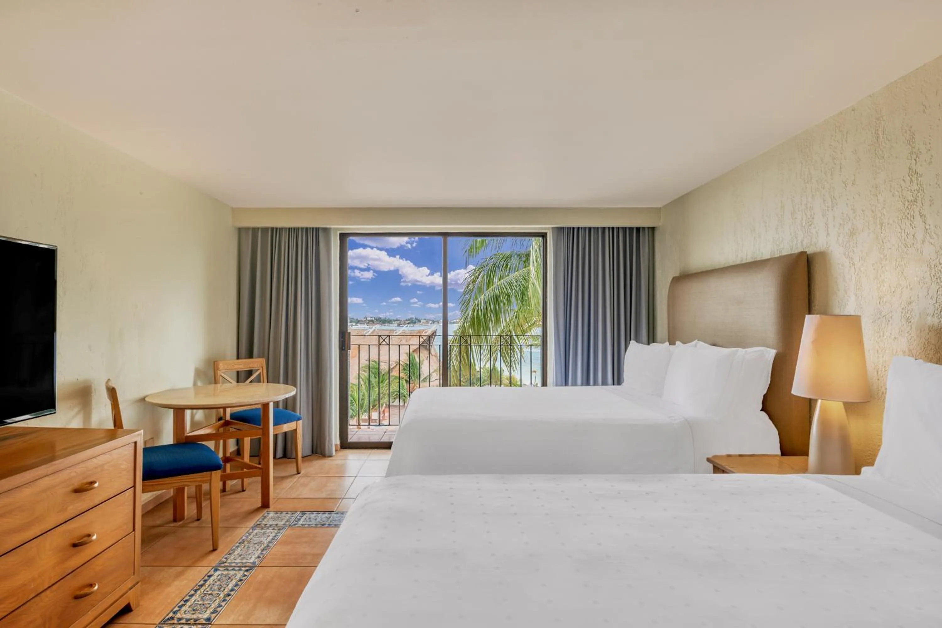 Bedroom, Bed in Fiesta Americana Cancun Villas