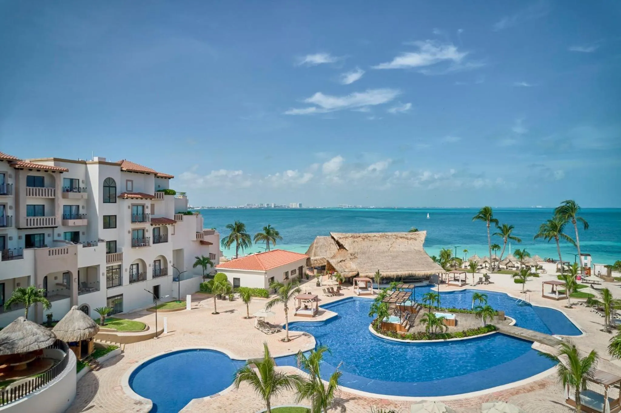 Property building in Fiesta Americana Cancun Villas