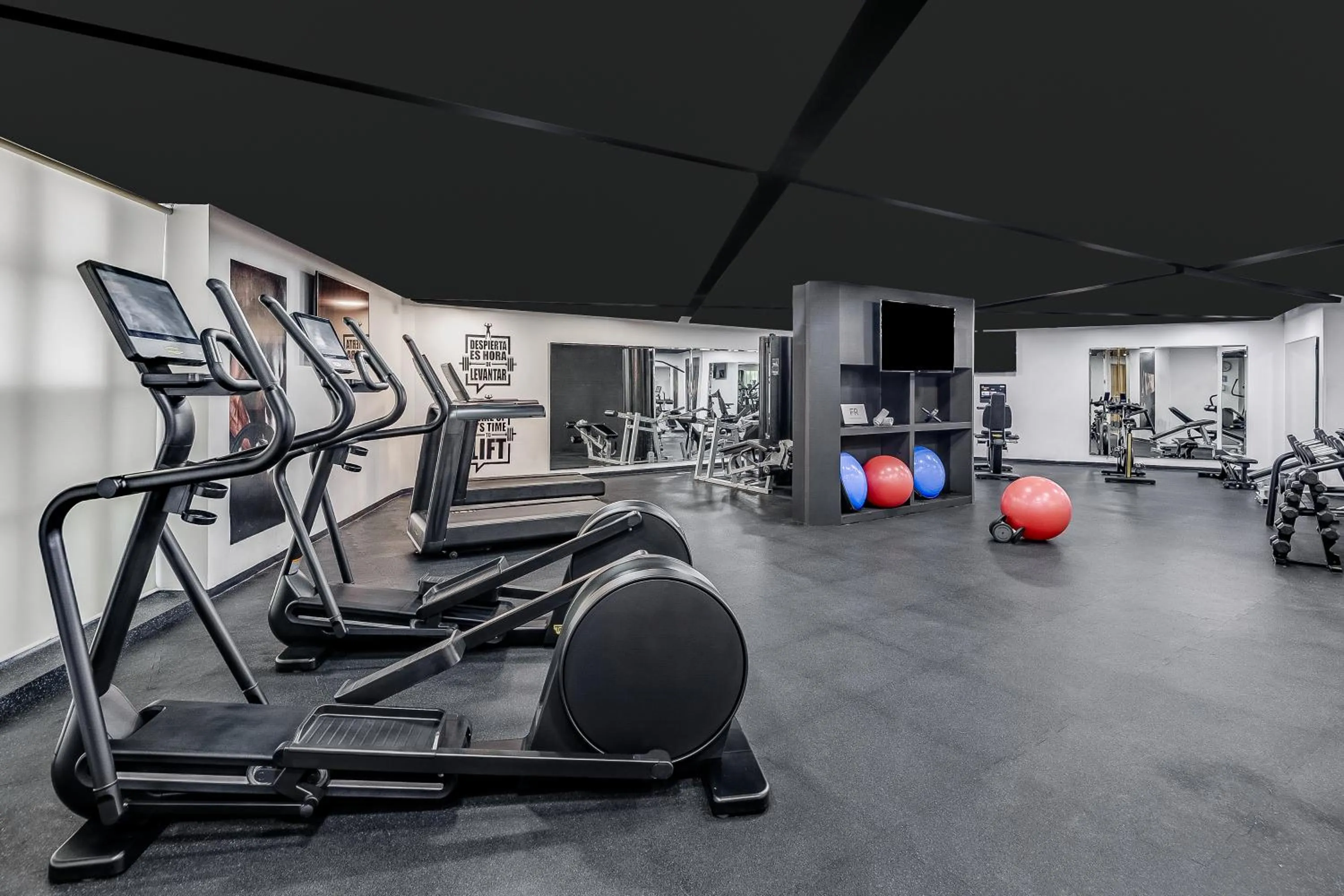 Fitness centre/facilities in Fiesta Americana Cancun Villas