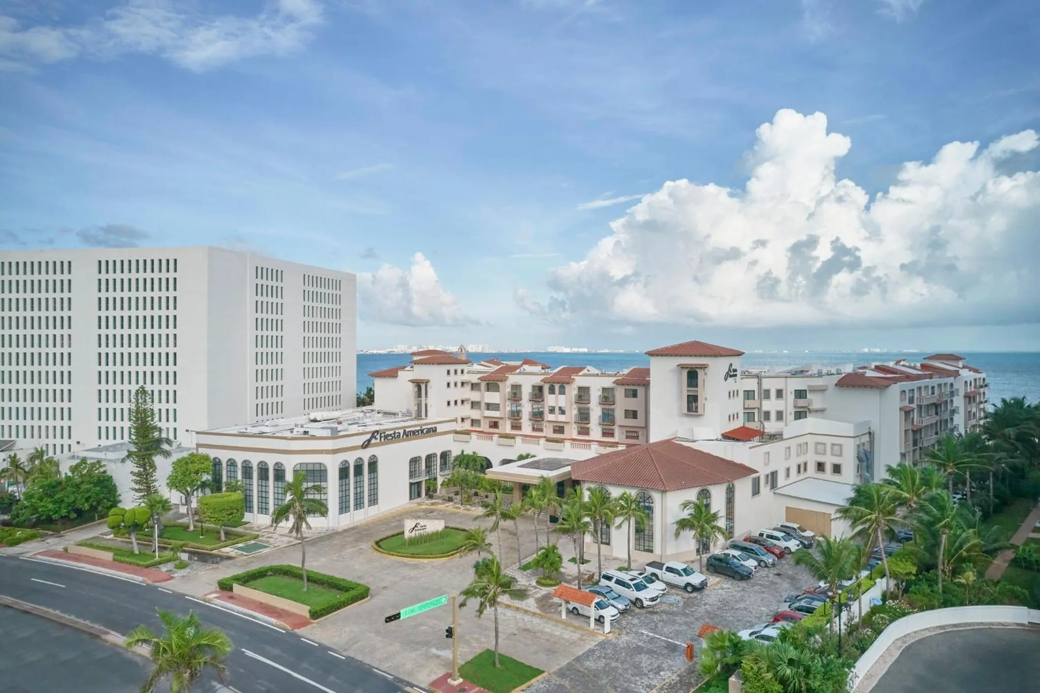Property building in Fiesta Americana Cancun Villas