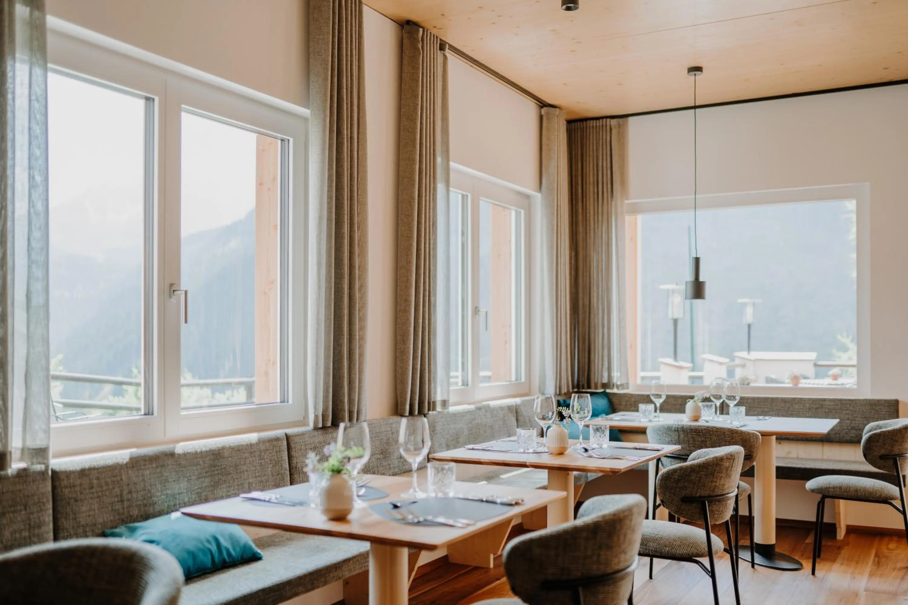 Restaurant/places to eat in Hotel Berghaus Rosengarten