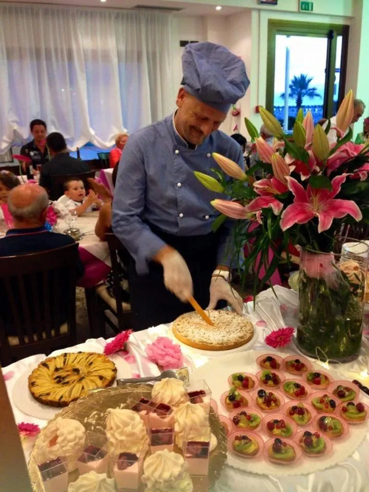 Food and drinks in Hotel Eden