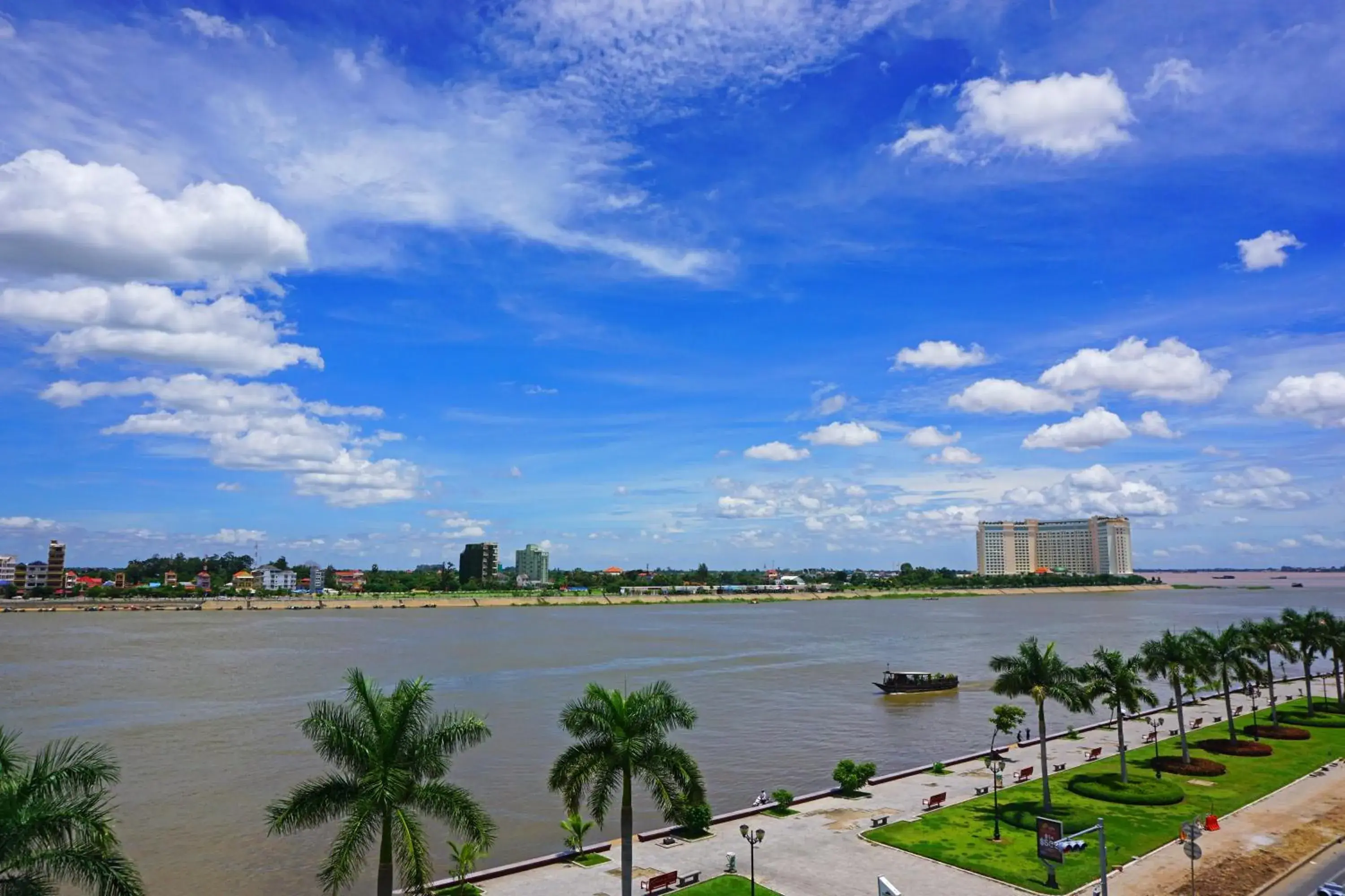 River view in Onederz Phnom Penh River view in Onederz Phnom Penh