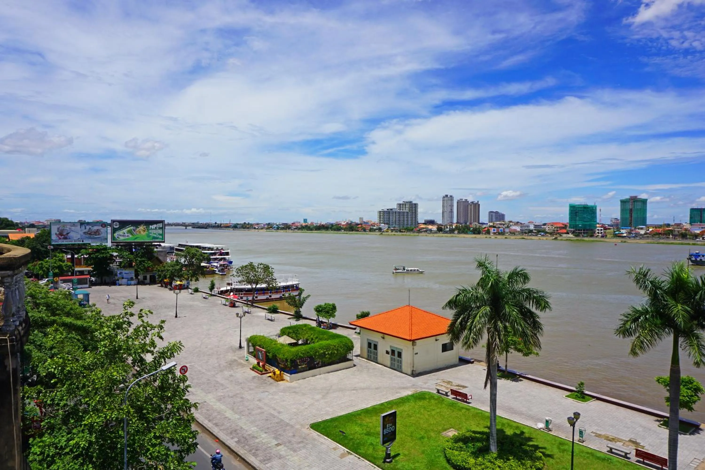 River view in Onederz Phnom Penh