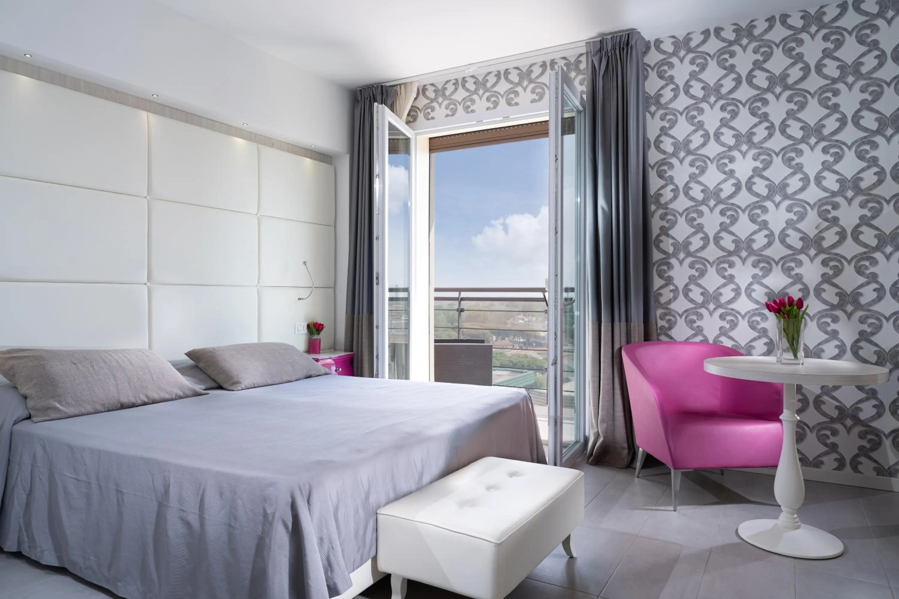 Photo of the whole room, Bed in Hotel Sheila