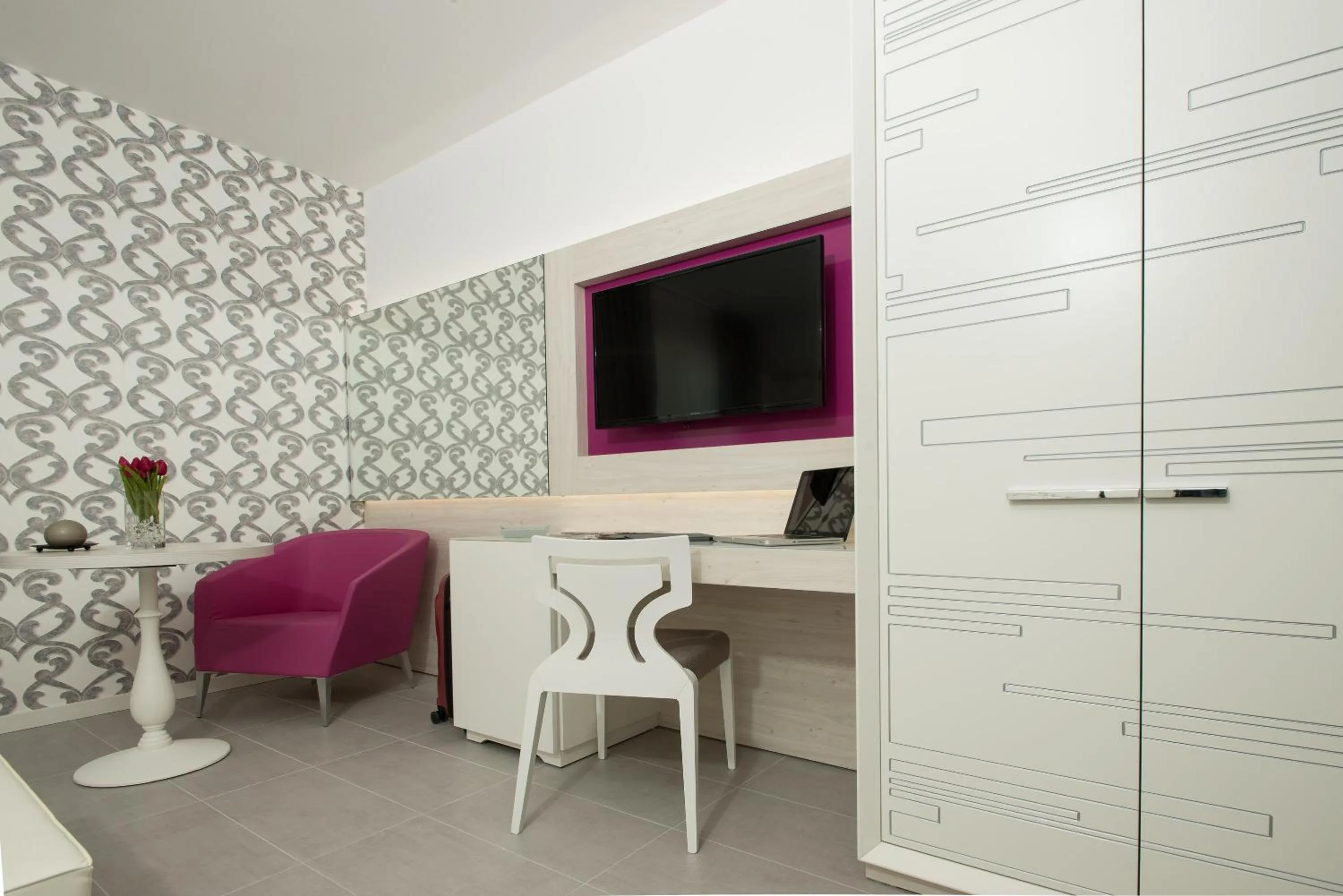 TV and multimedia in Hotel Sheila