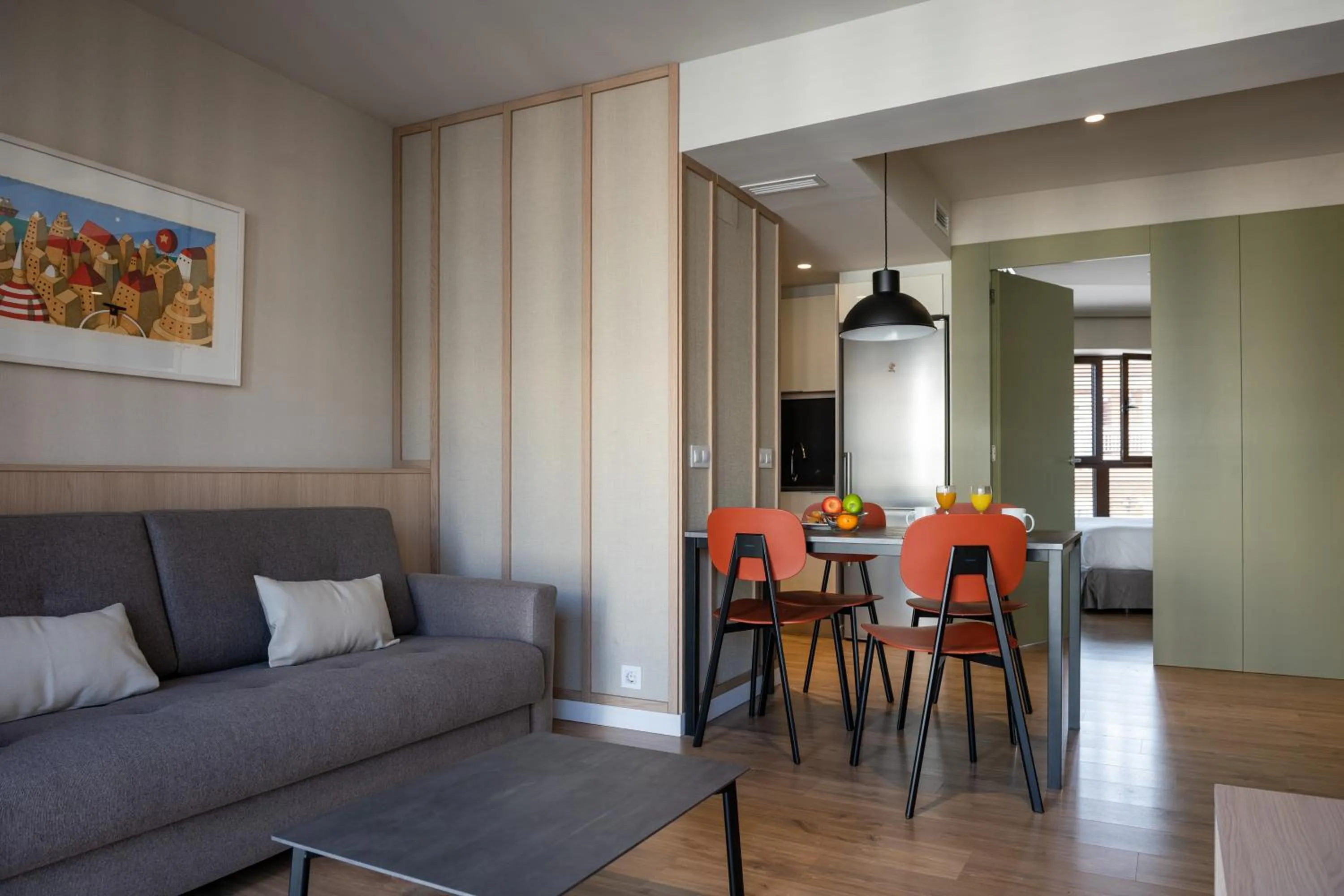 Dining area in MH Apartments Urban