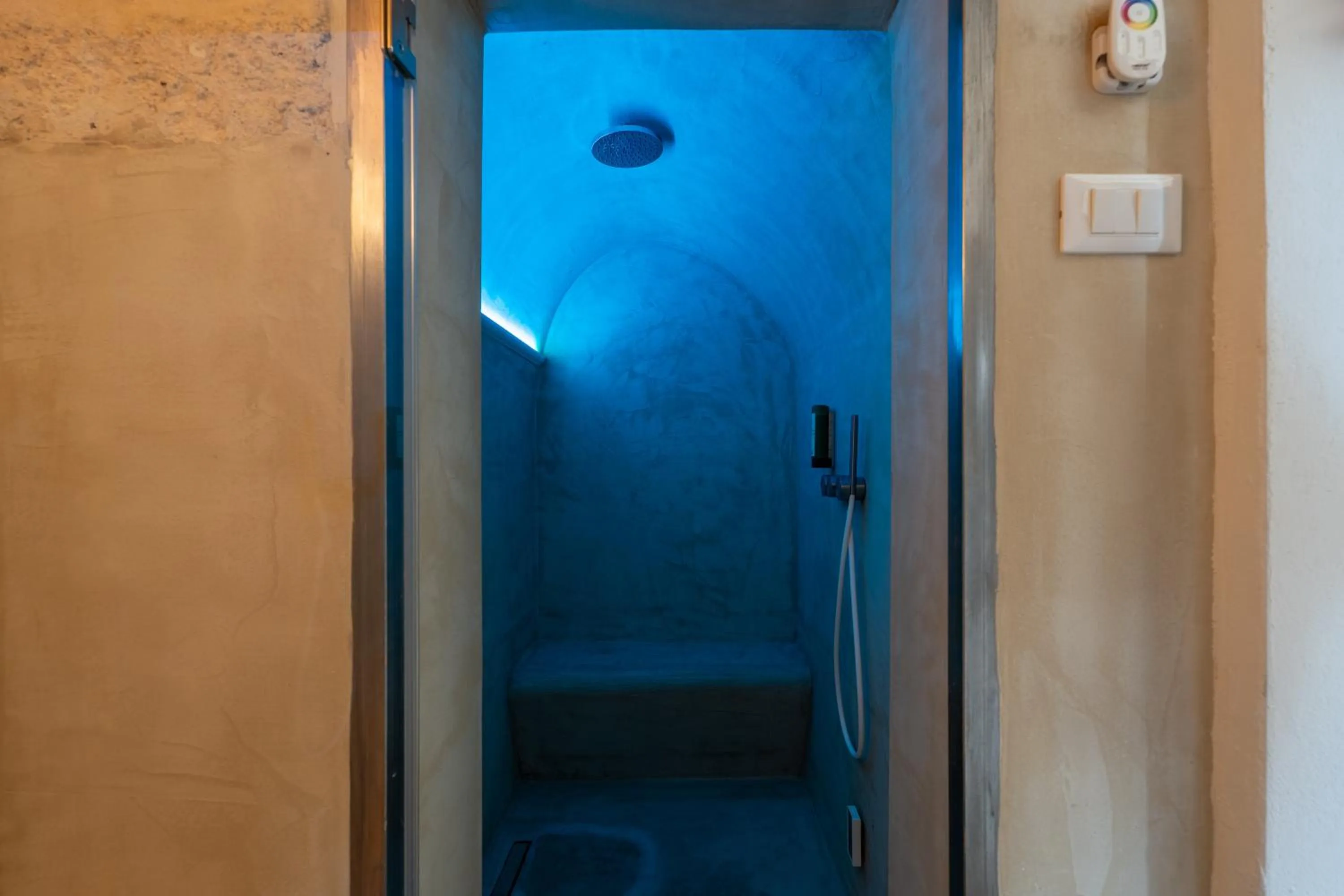 Shower in Donna Domenica Boutique Suites