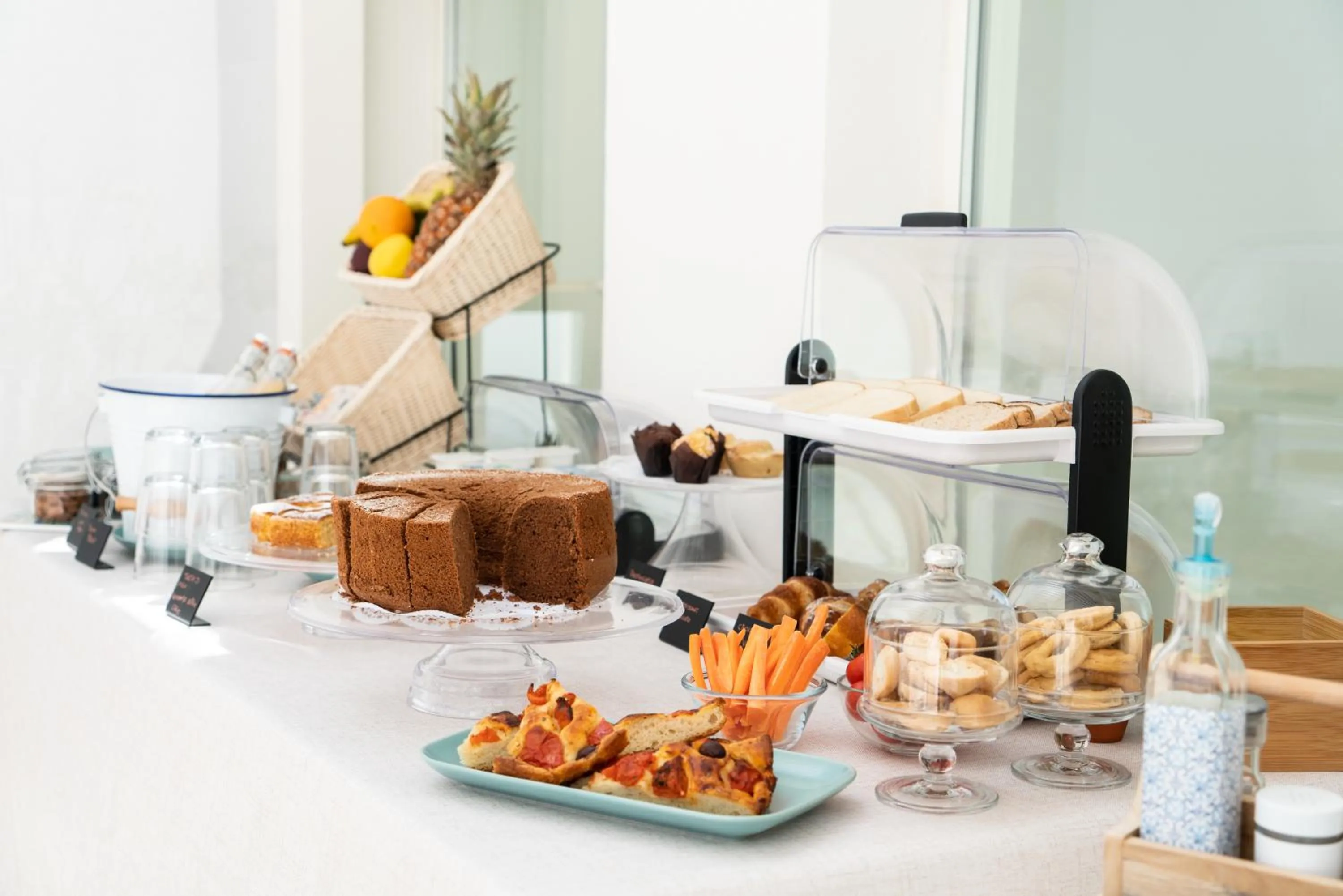 Food and drinks in Donna Domenica Boutique Suites