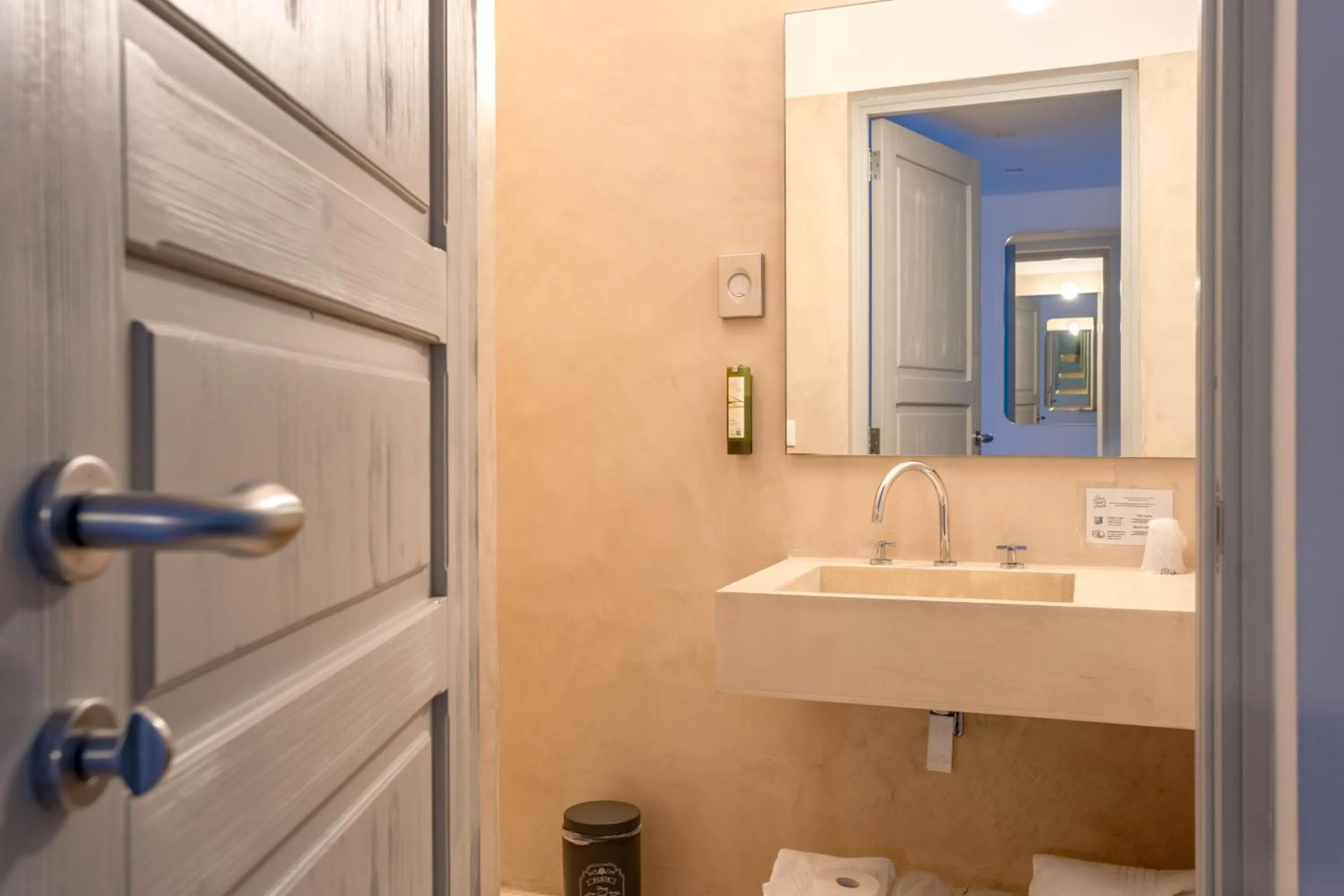 Bathroom in Donna Domenica Boutique Suites