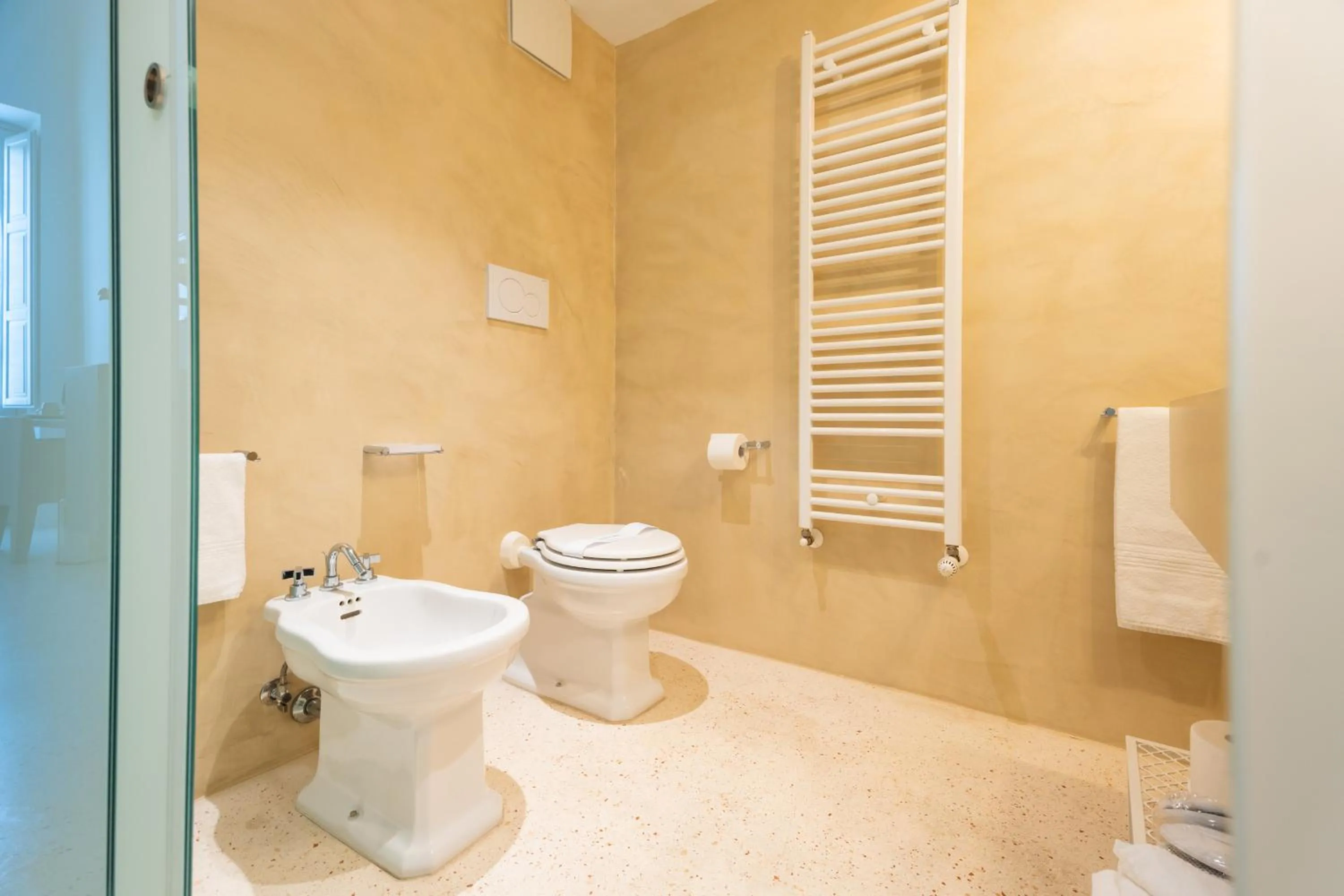 Shower in Donna Domenica Boutique Suites