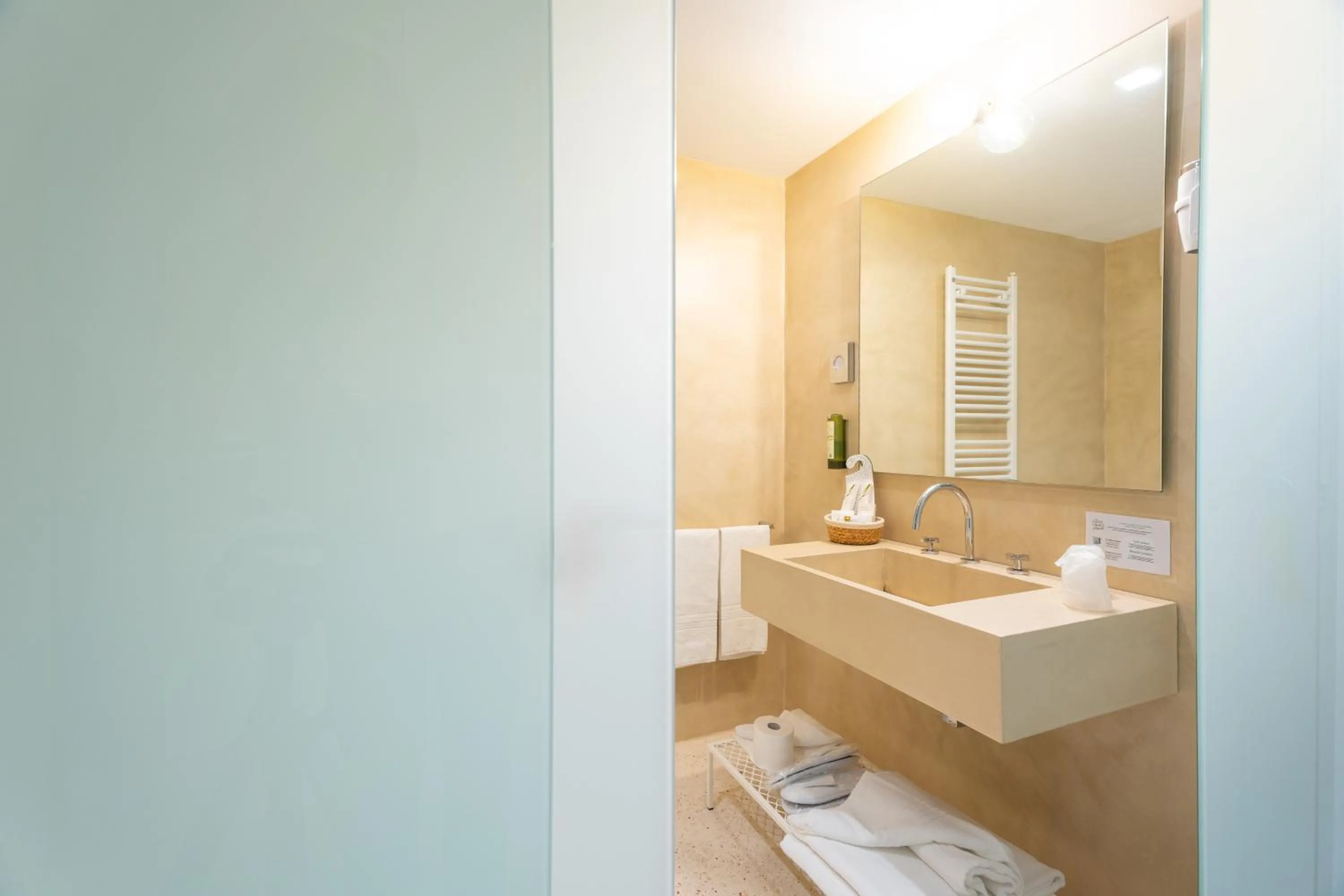 Bathroom in Donna Domenica Boutique Suites