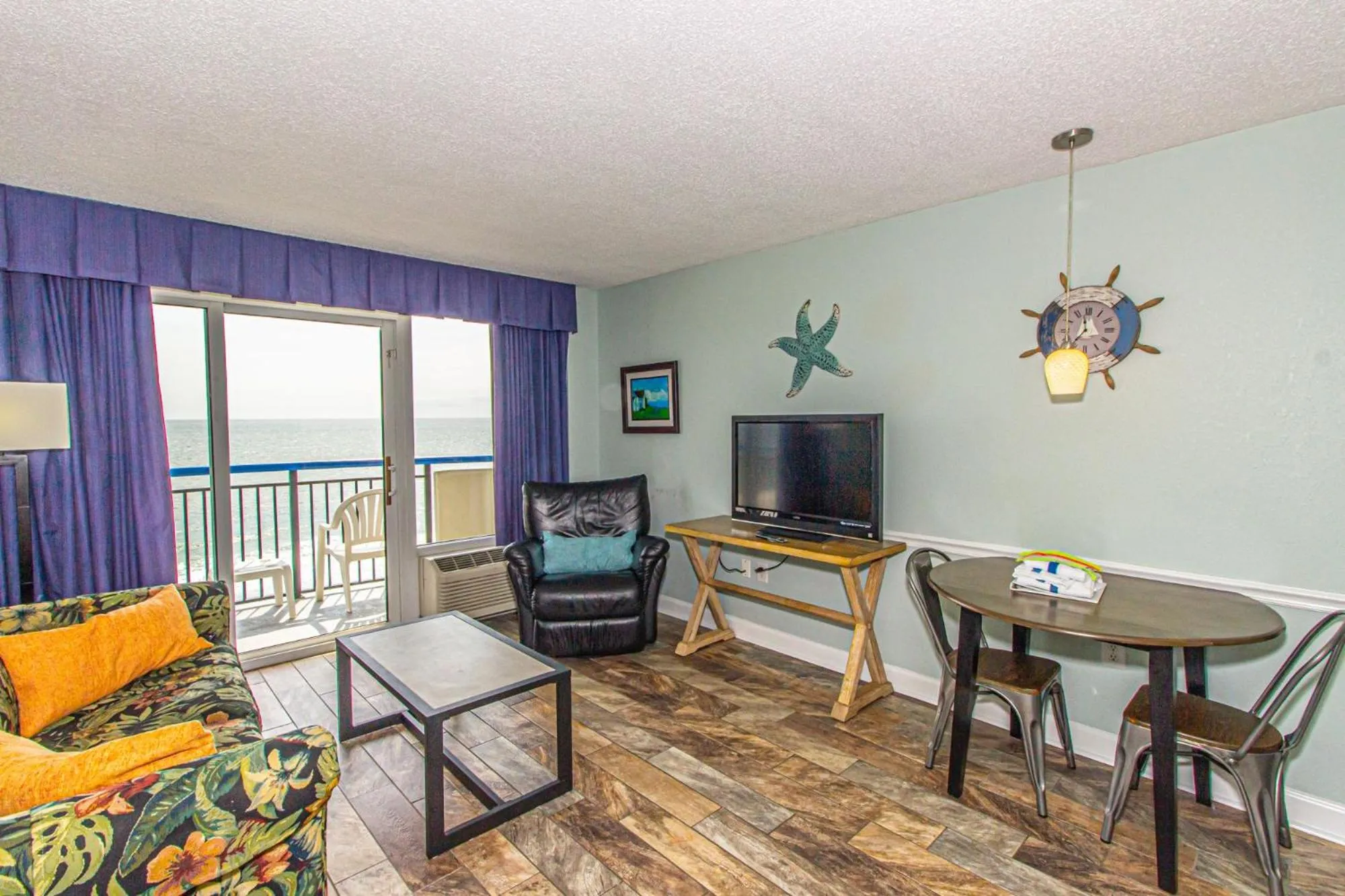 Living room in Boardwalk 1030