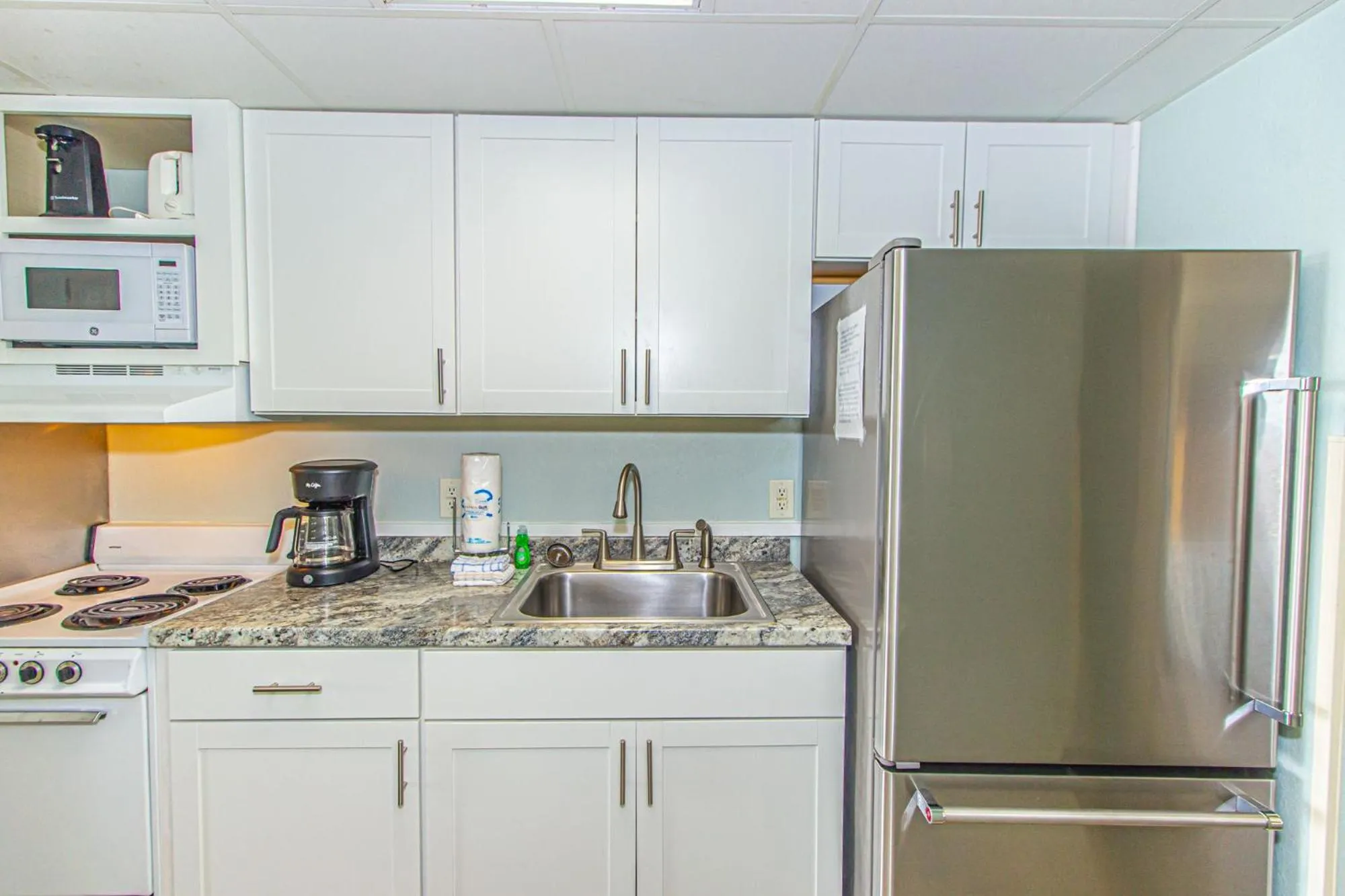 Coffee/tea facilities in Boardwalk 1030