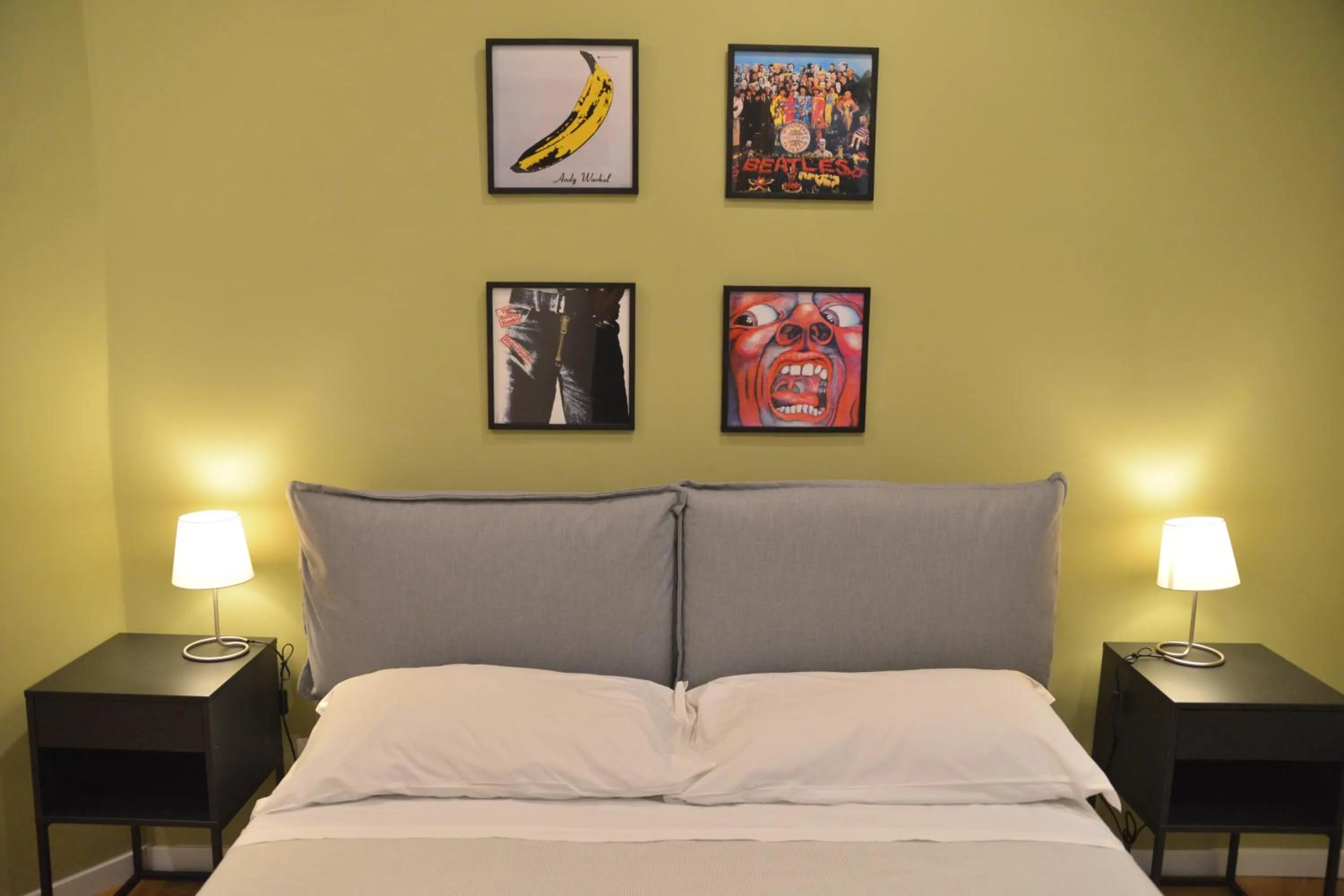 Bed in All You Need is Rome Guesthouse