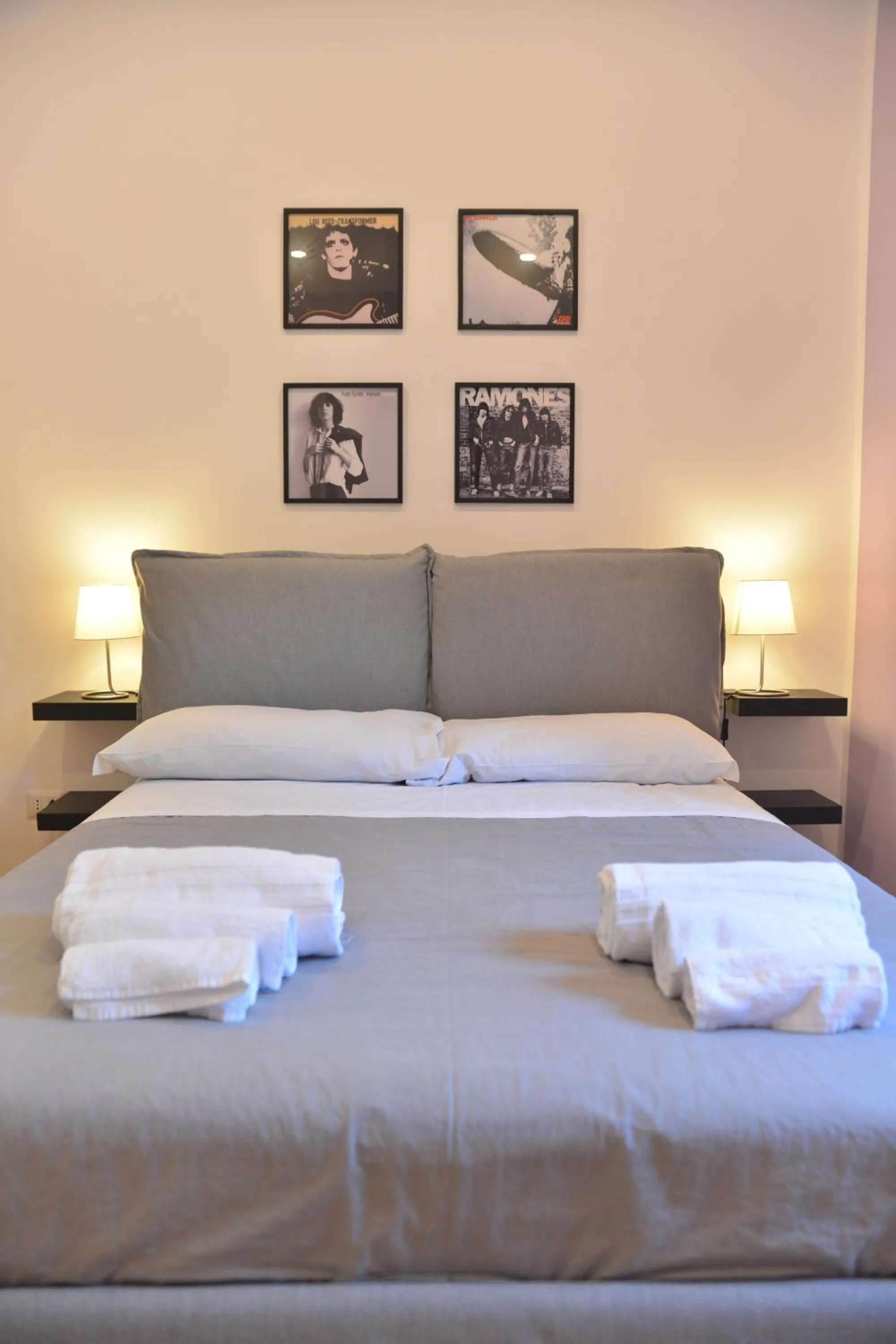 Bed in All You Need is Rome Guesthouse