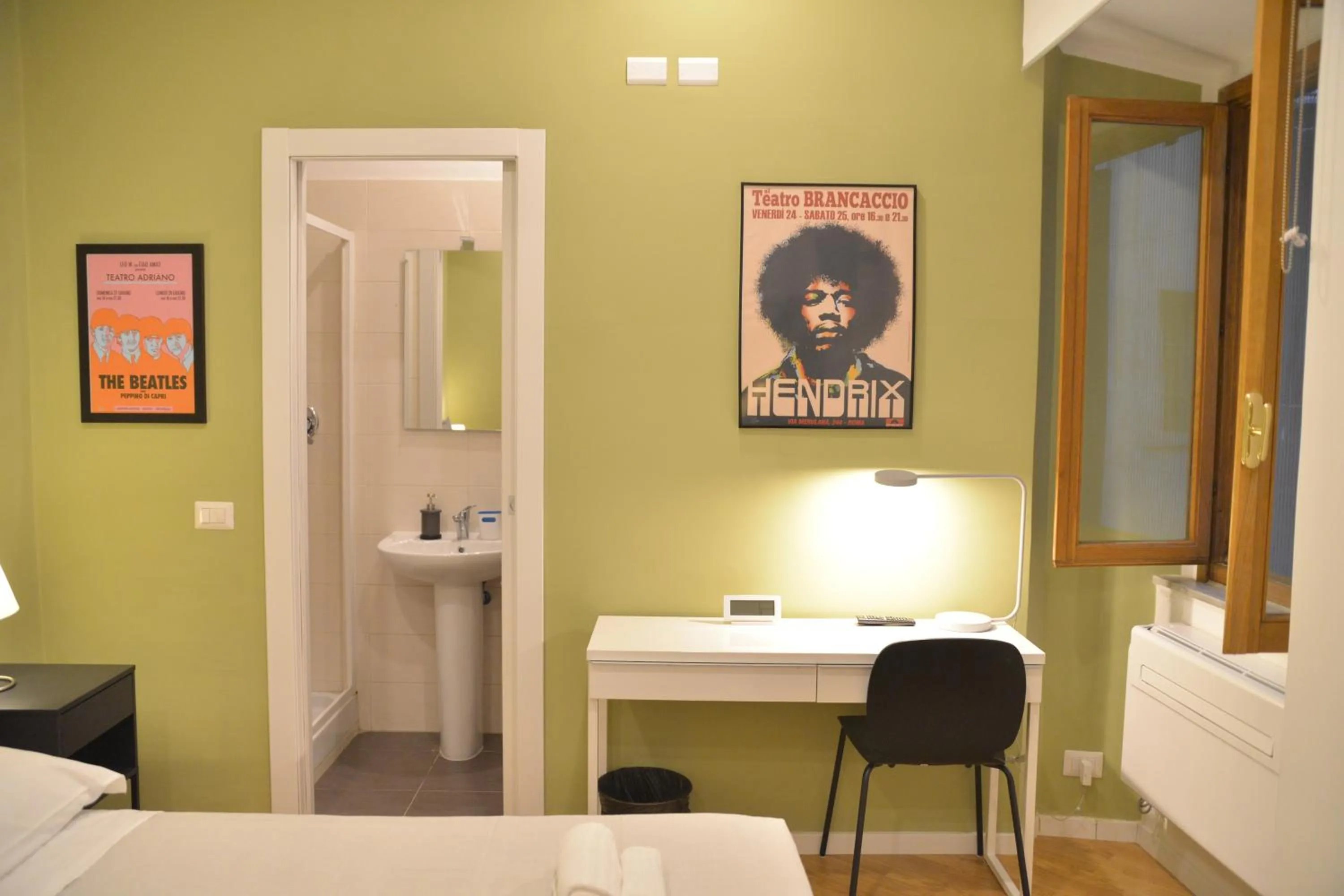 Bed in All You Need is Rome Guesthouse