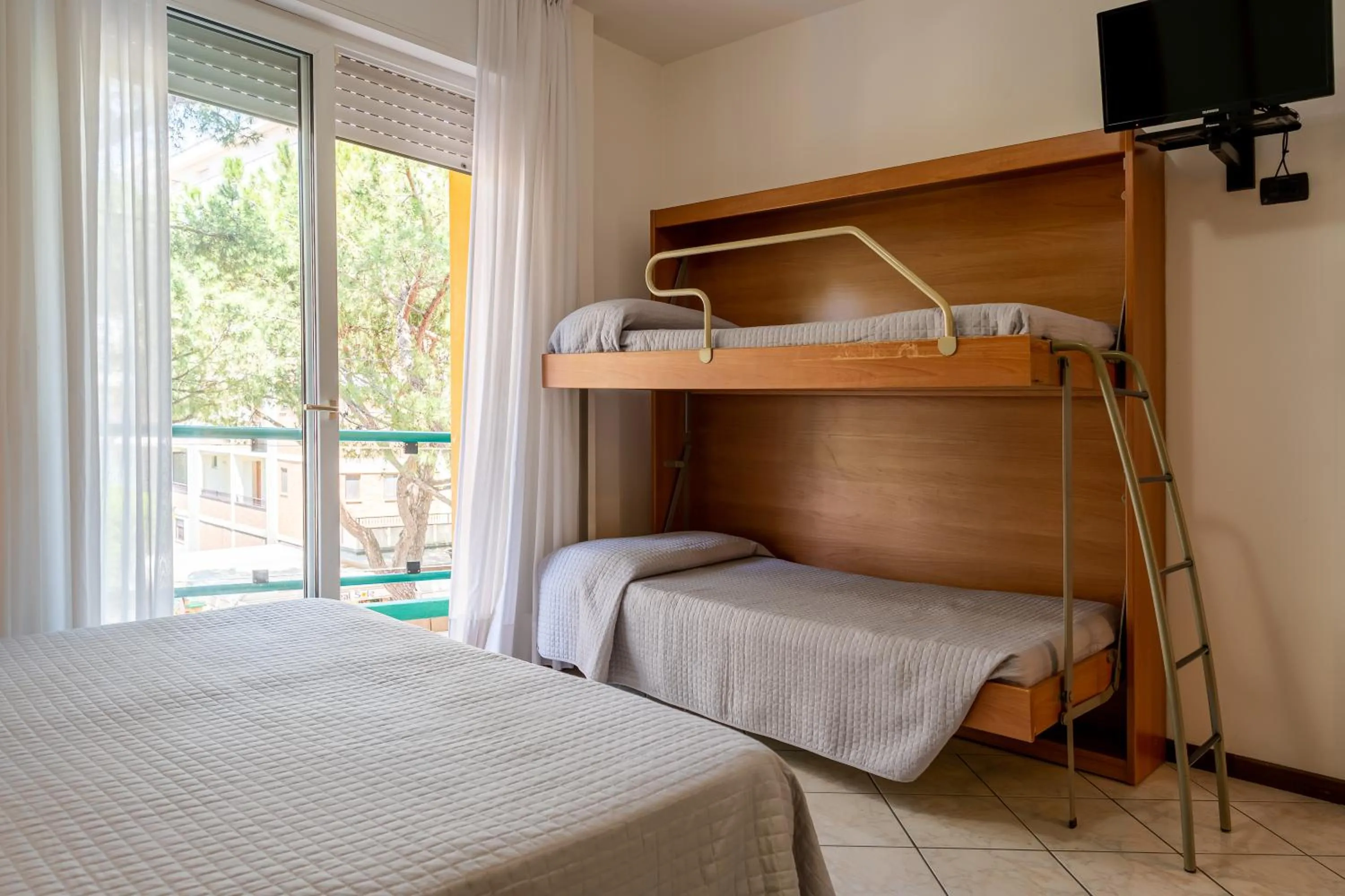 TV and multimedia, Bed in Hotel Kennedy