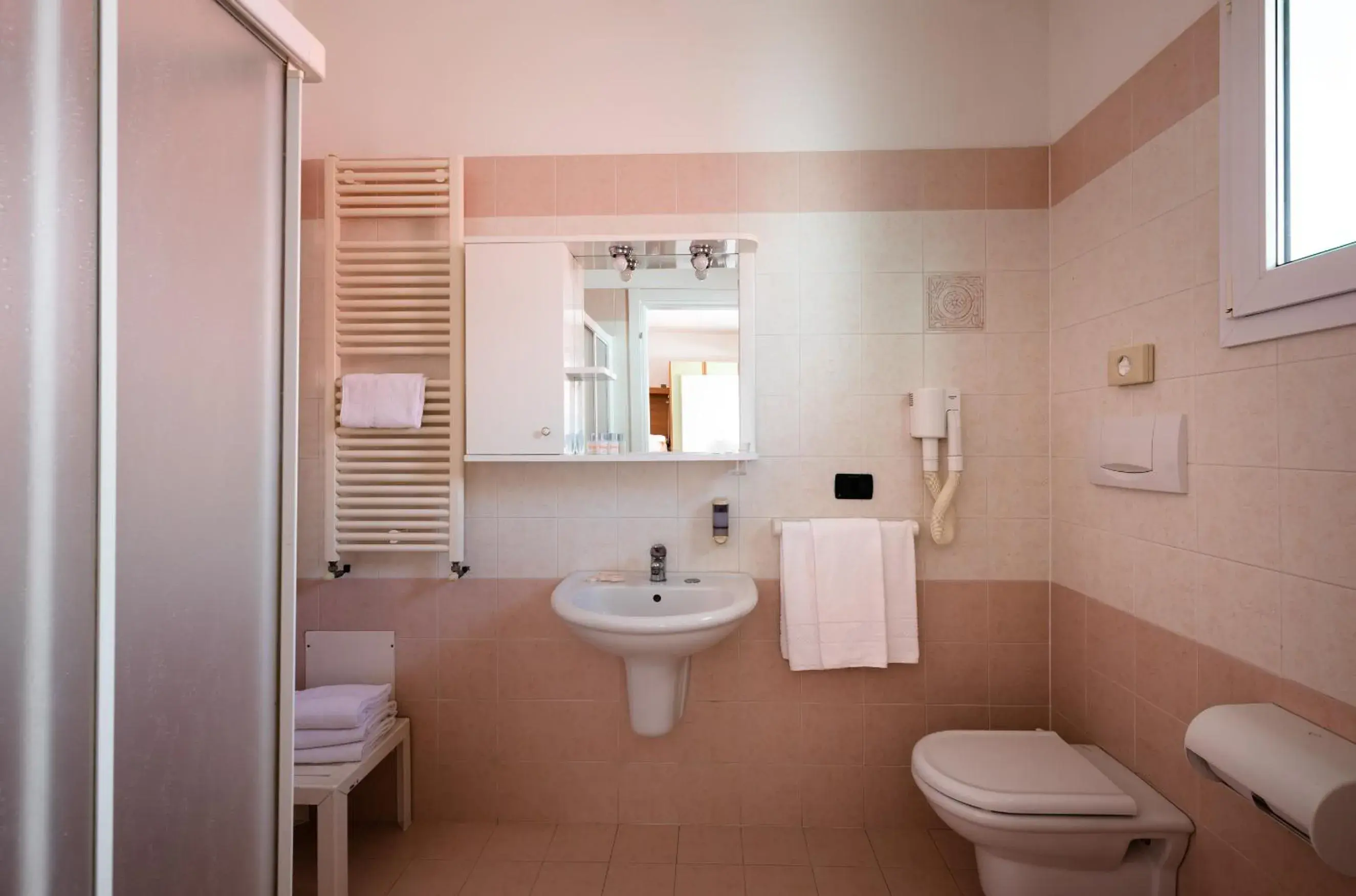 Bathroom in Hotel Kennedy