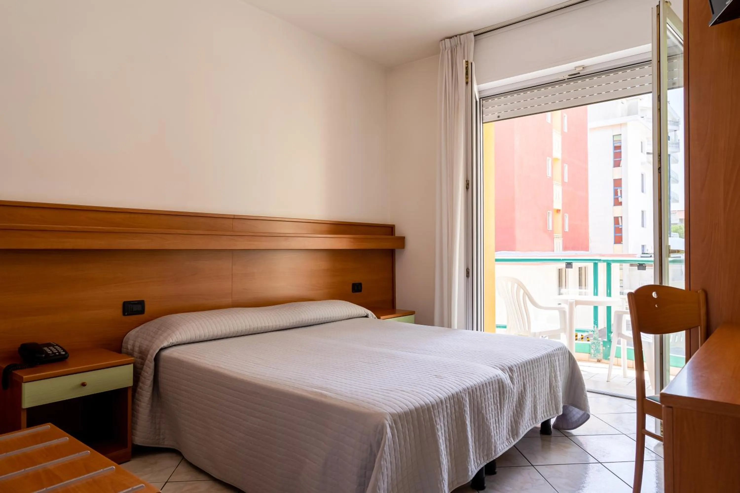 Photo of the whole room, Bed in Hotel Kennedy