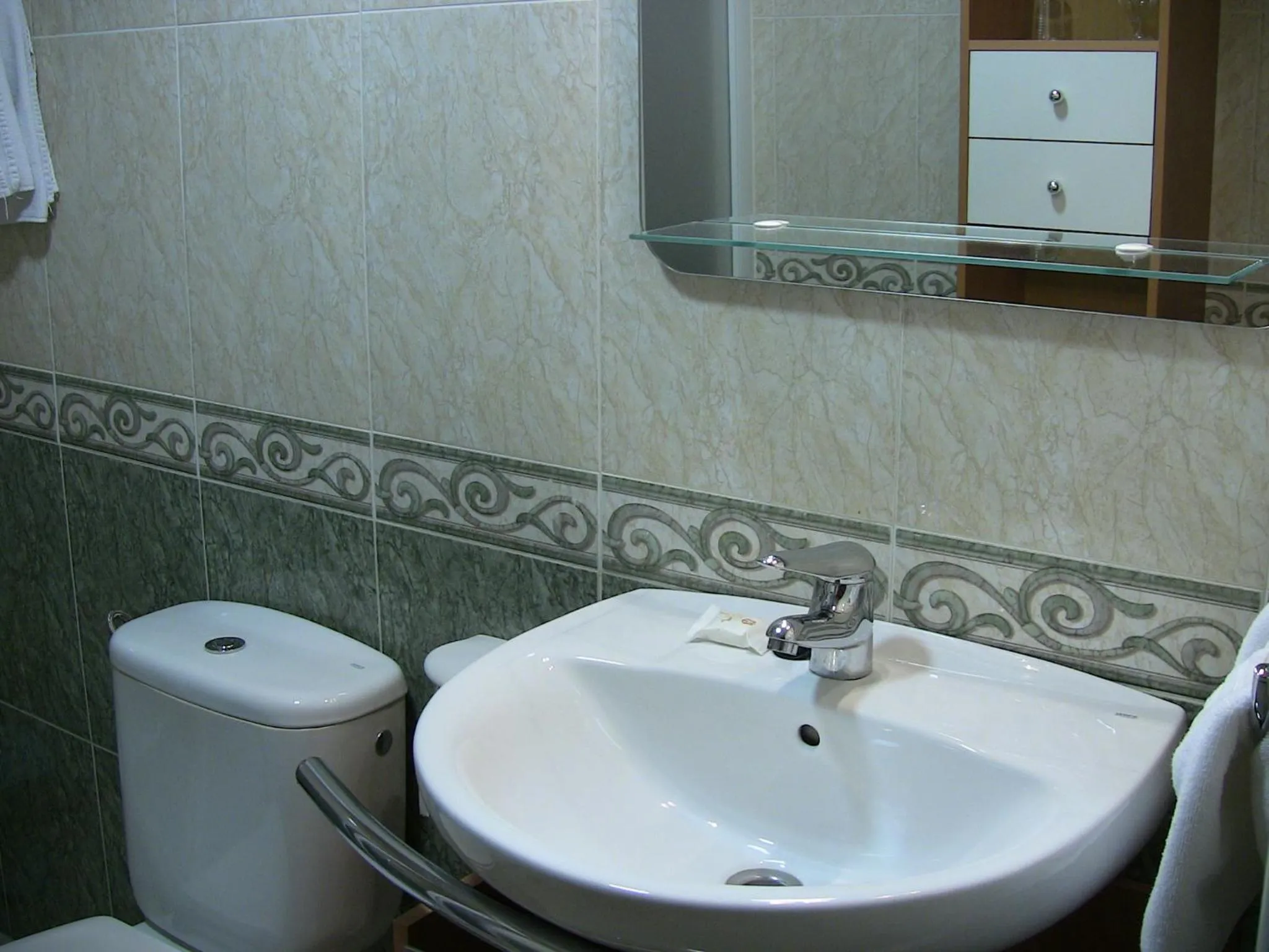 Bathroom in Apartahotel Los Hermanos