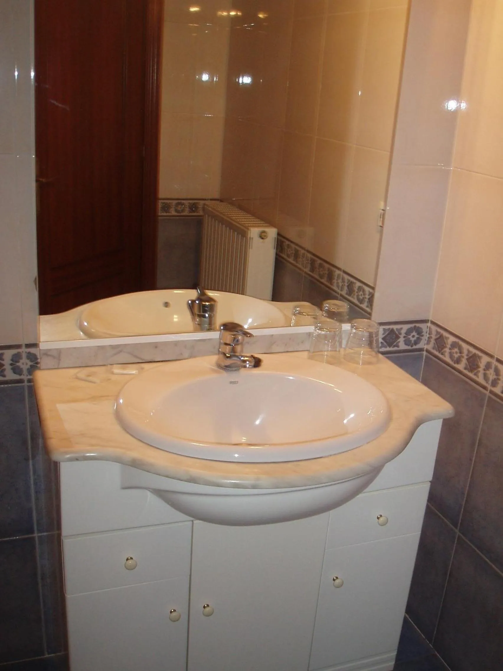 Bathroom in Apartahotel Los Hermanos