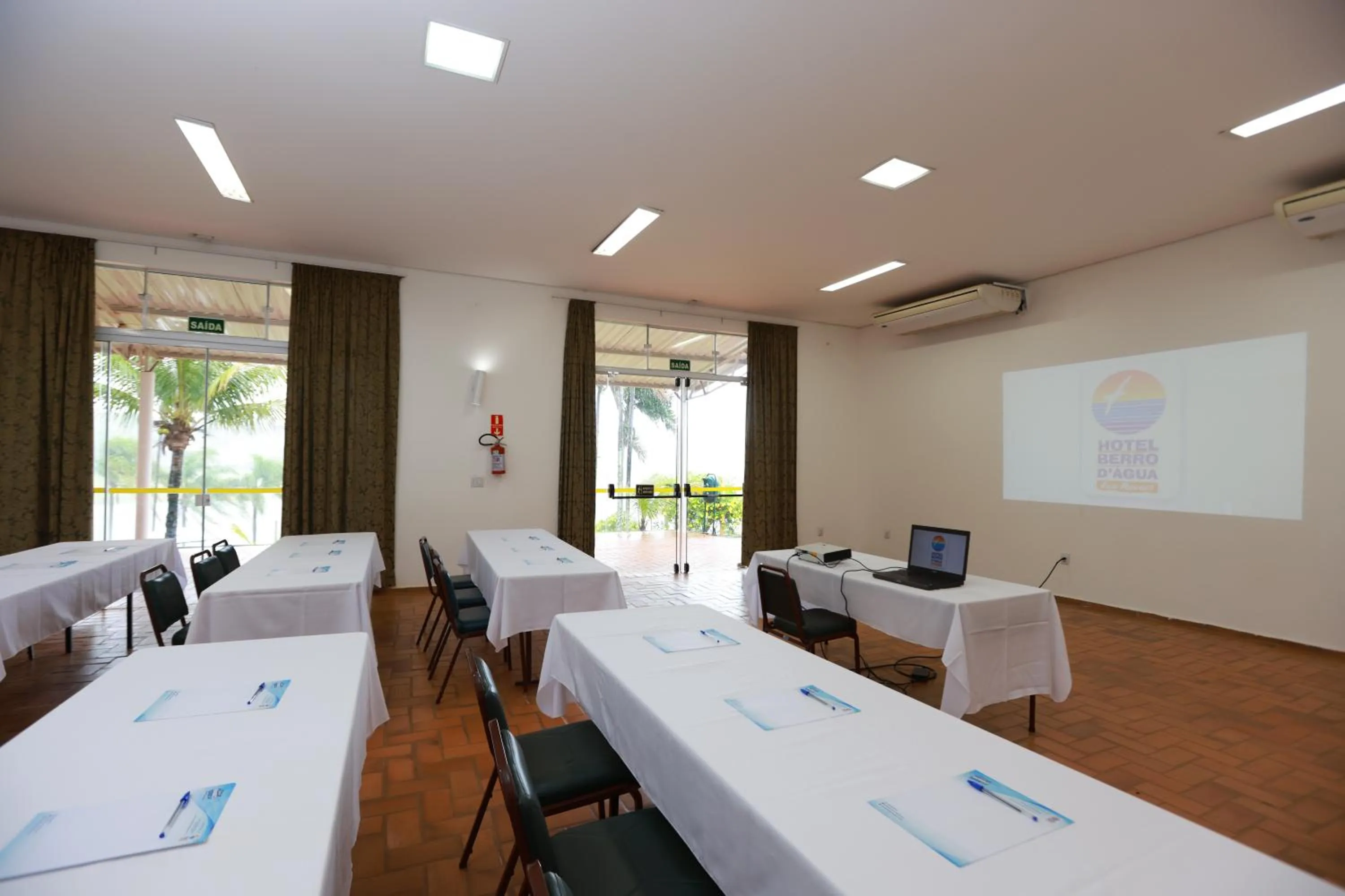 Meeting/conference room in Hotel Berro D`Agua Eco Resort