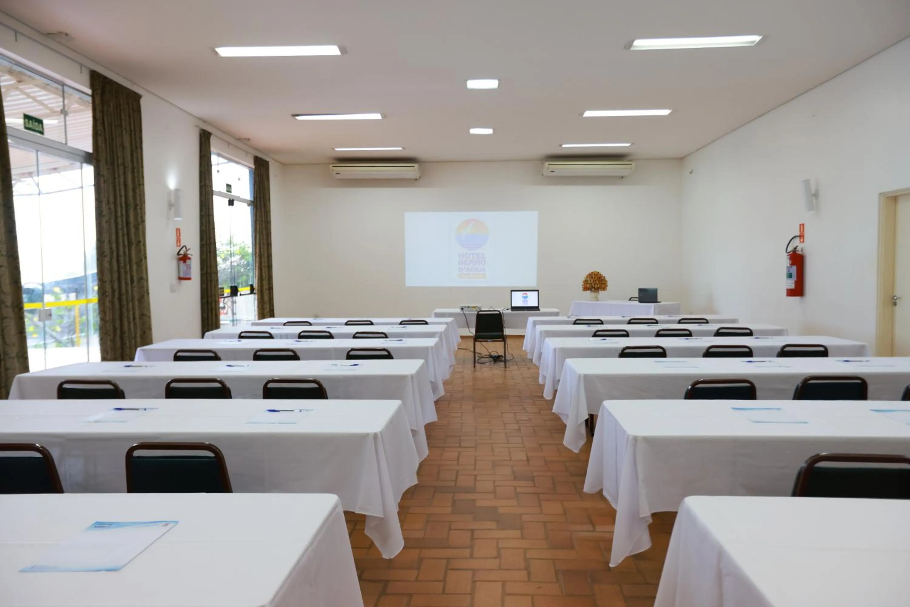Meeting/conference room in Hotel Berro D`Agua Eco Resort