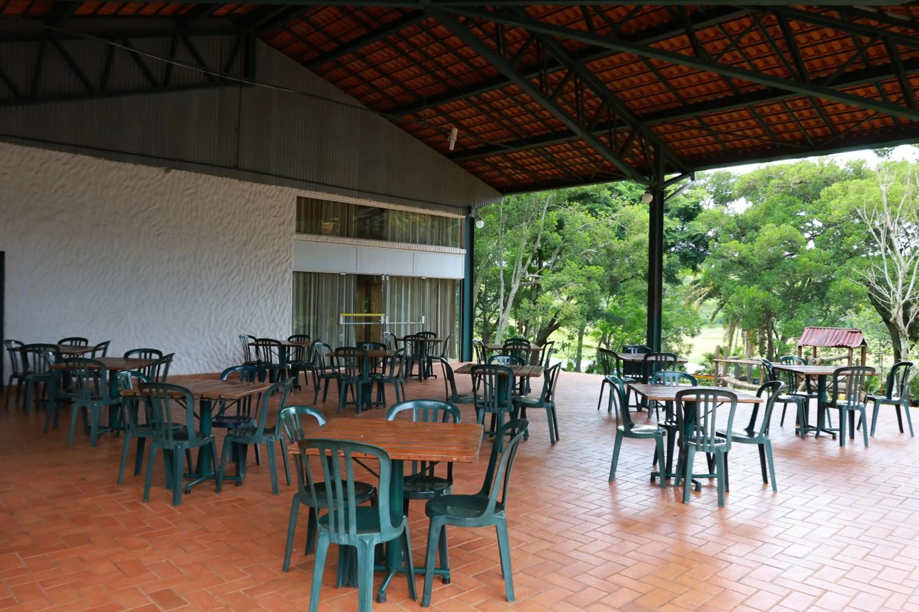 Patio in Hotel Berro D`Agua Eco Resort