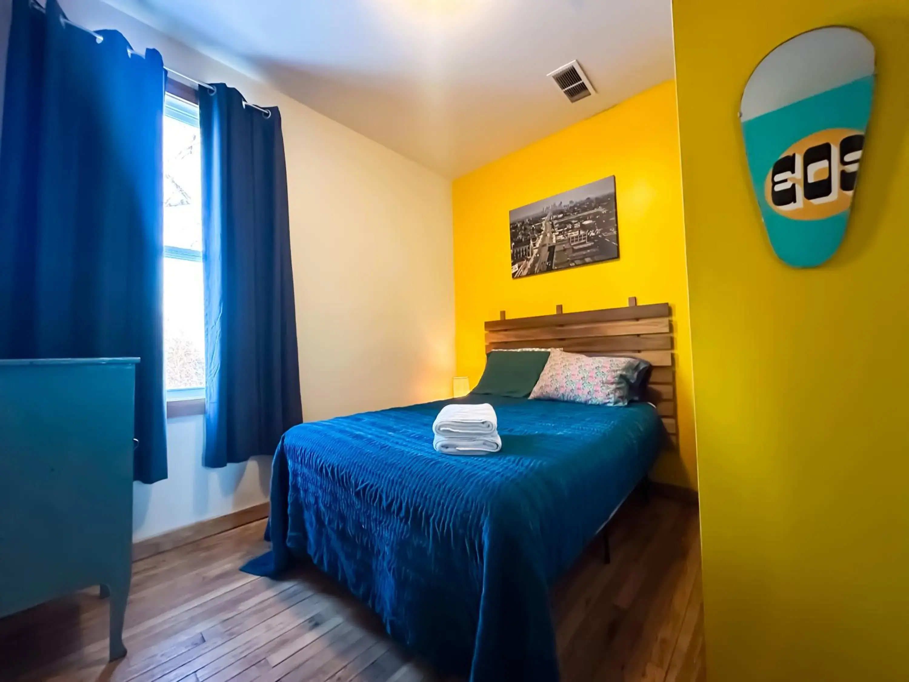 Double Room with Shared Bathroom in Hostel Detroit Double Room with Shared Bathroom in Hostel Detroit