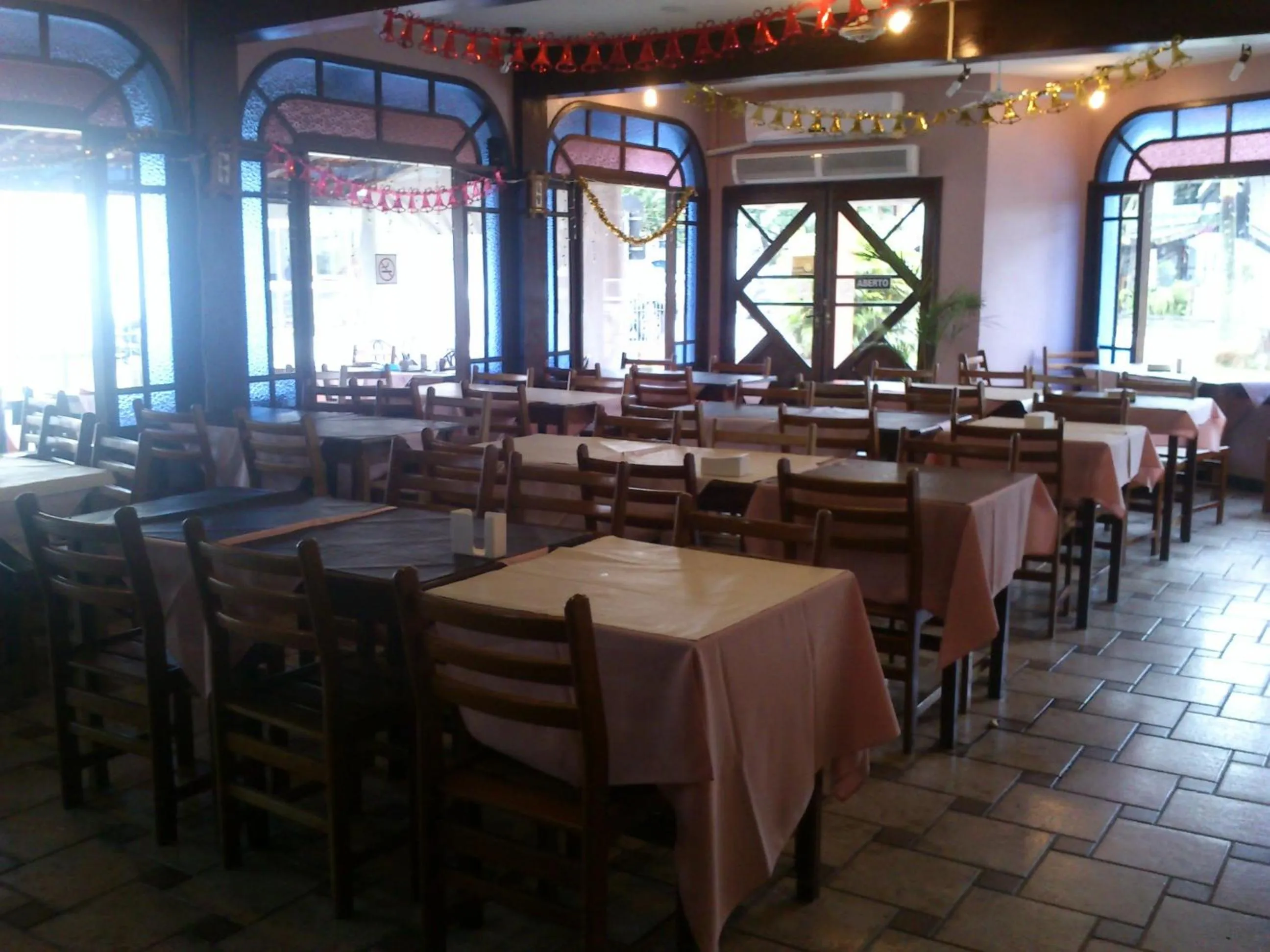 Restaurant/places to eat in La Alhambra Apart Hotel