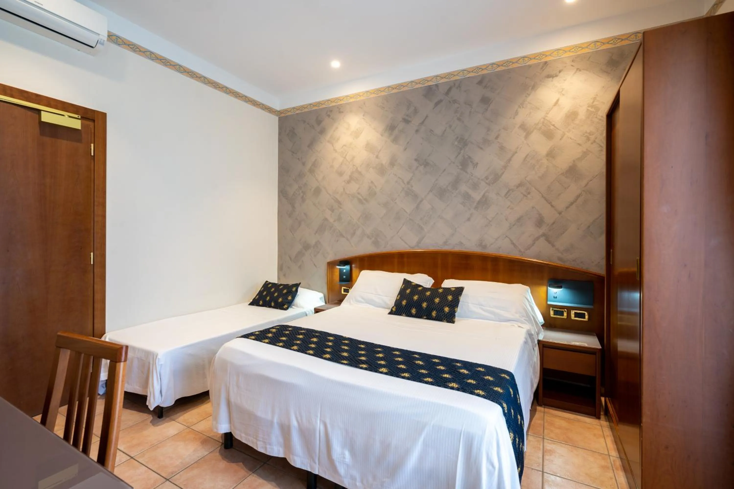 Bedroom, Bed in Hotel Agostini