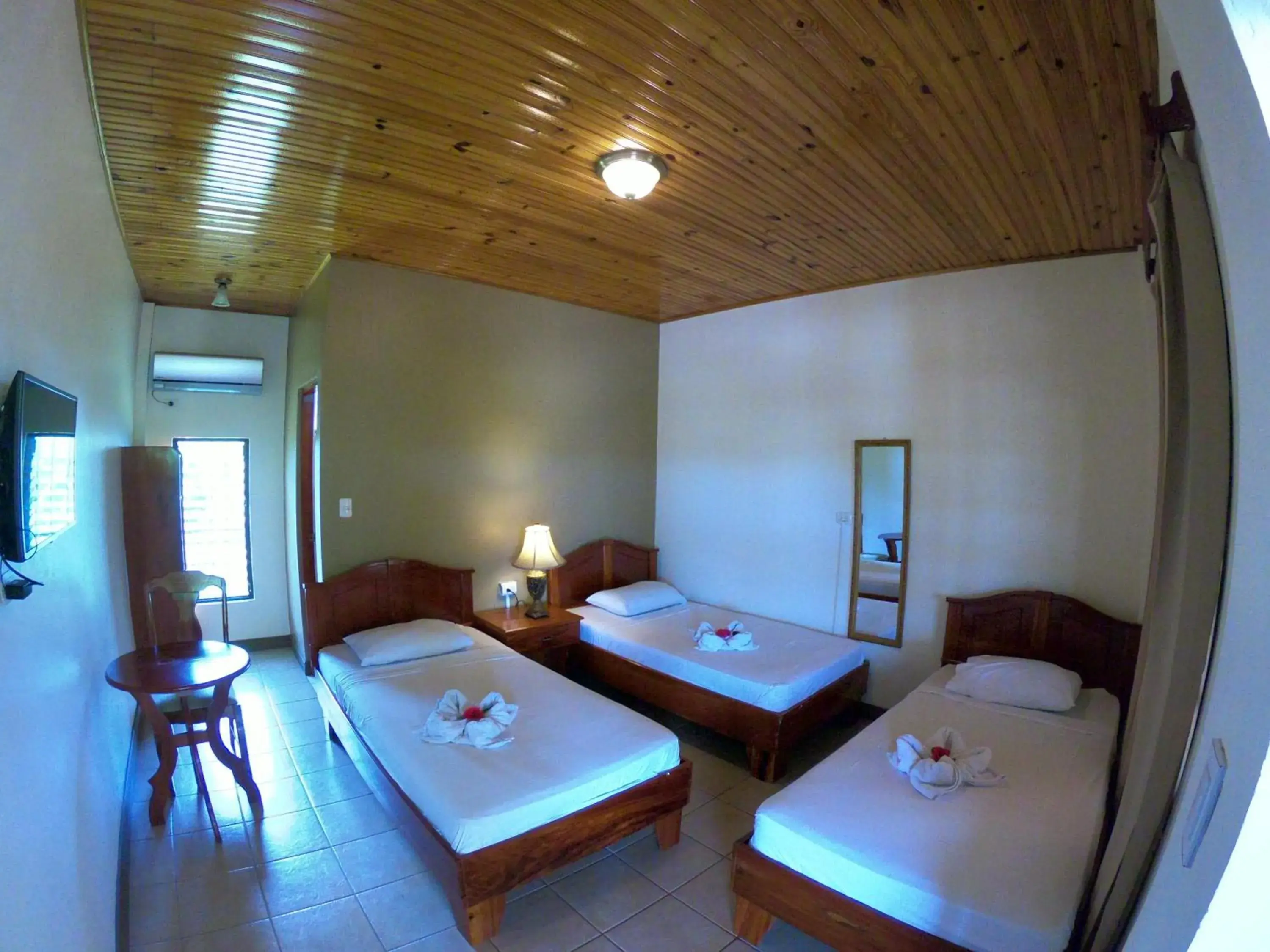 Triple Room with Private Bathroom - single occupancy in Hotel Los Higuerones Triple Room with Private Bathroom - single occupancy in Hotel Los Higuerones