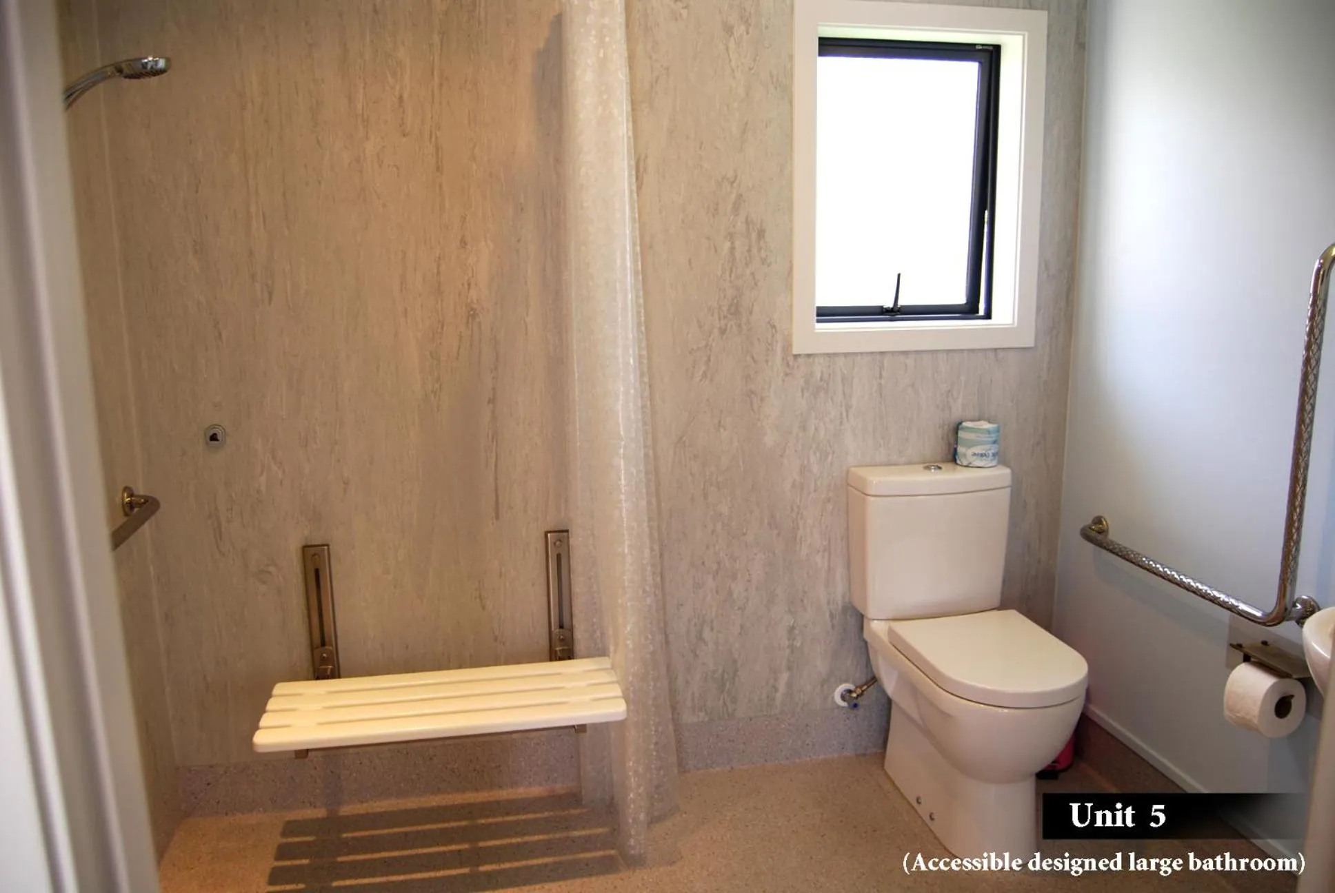 Shower in Energy Motor Lodge Papamoa