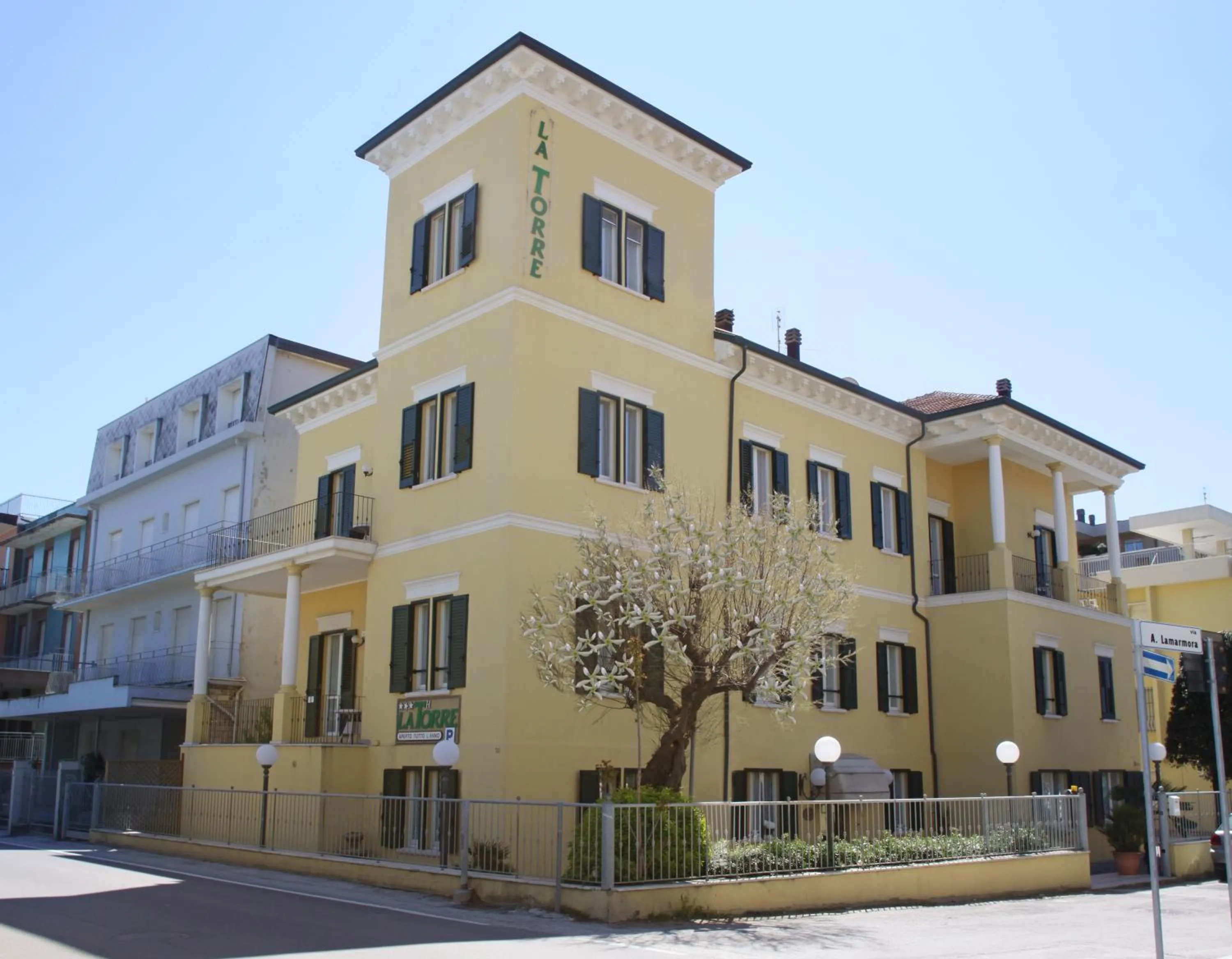 Facade/entrance in Hotel La Torre