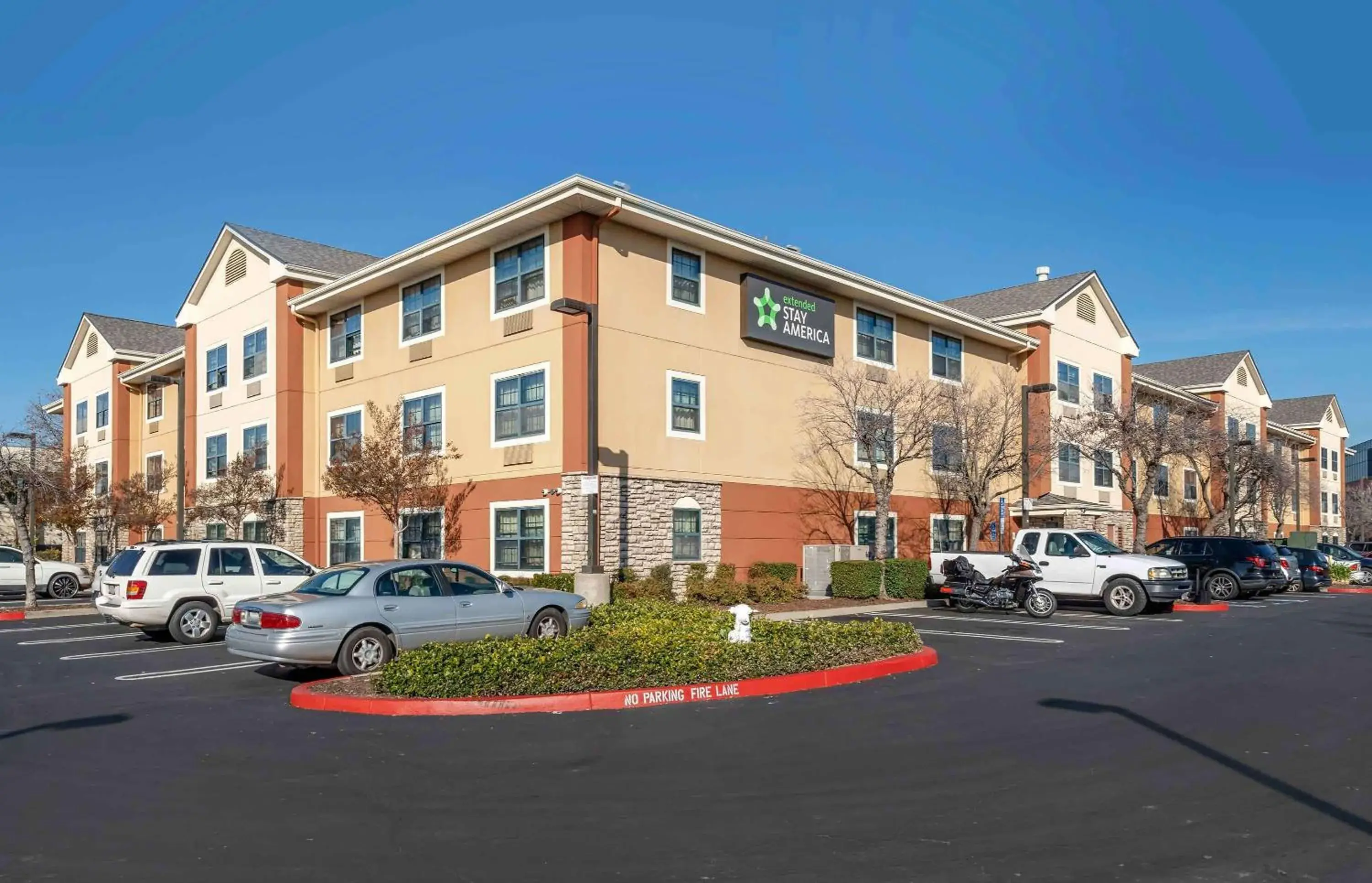 Property building in Extended Stay America Suites - Sacramento - Roseville Property building in Extended Stay America Suites - Sacramento - Roseville