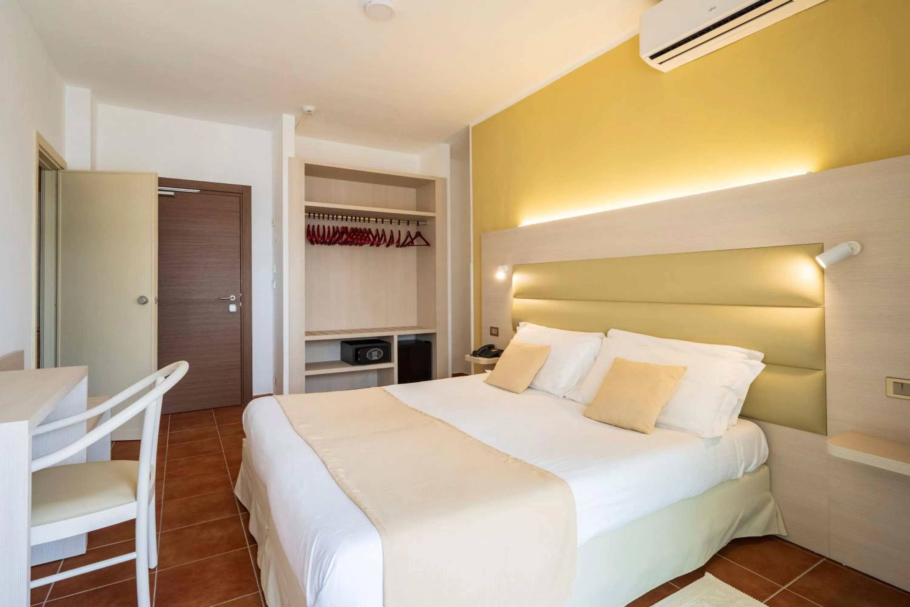 Bedroom, Bed in Hotel Florida