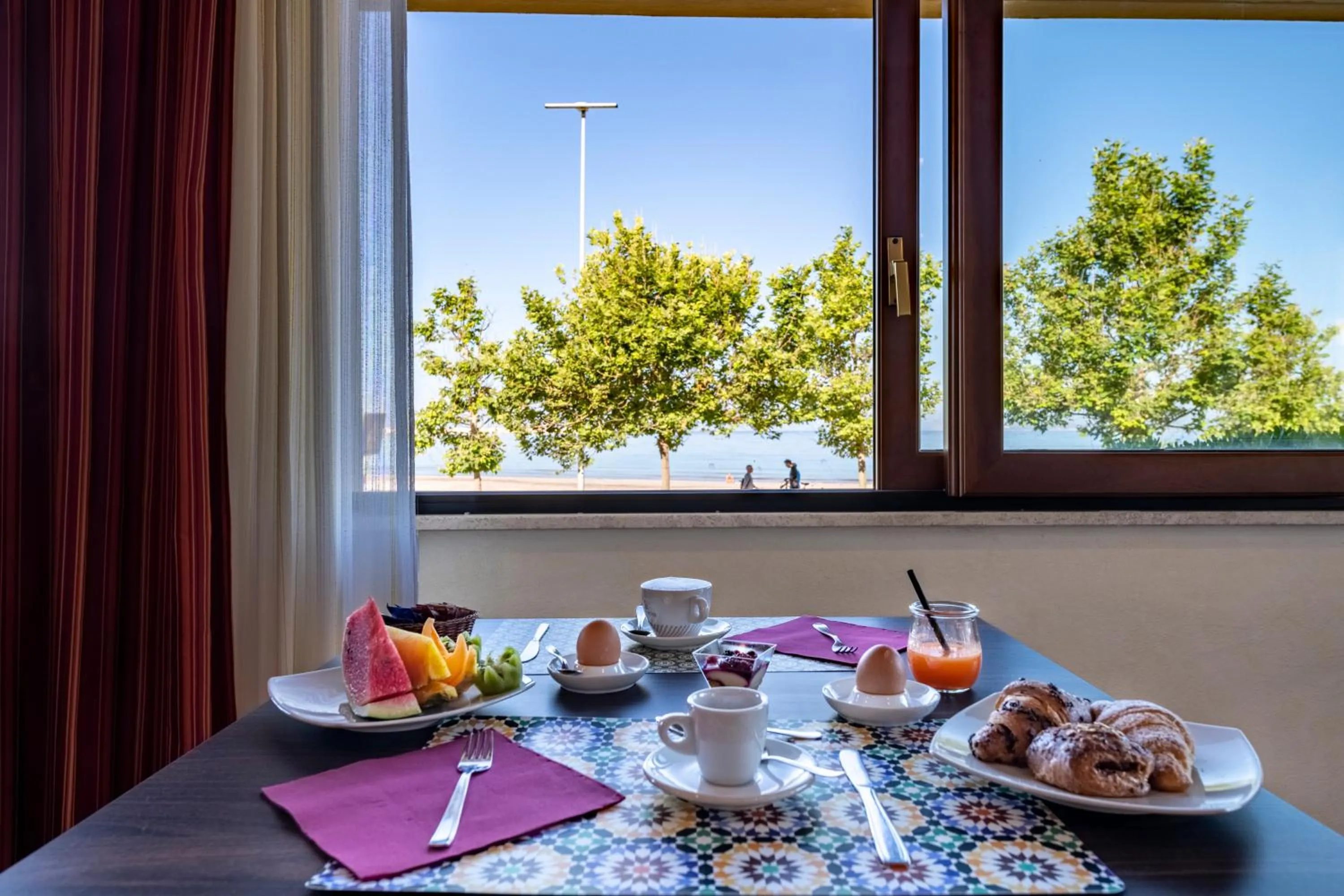 Restaurant/places to eat in Hotel Florida