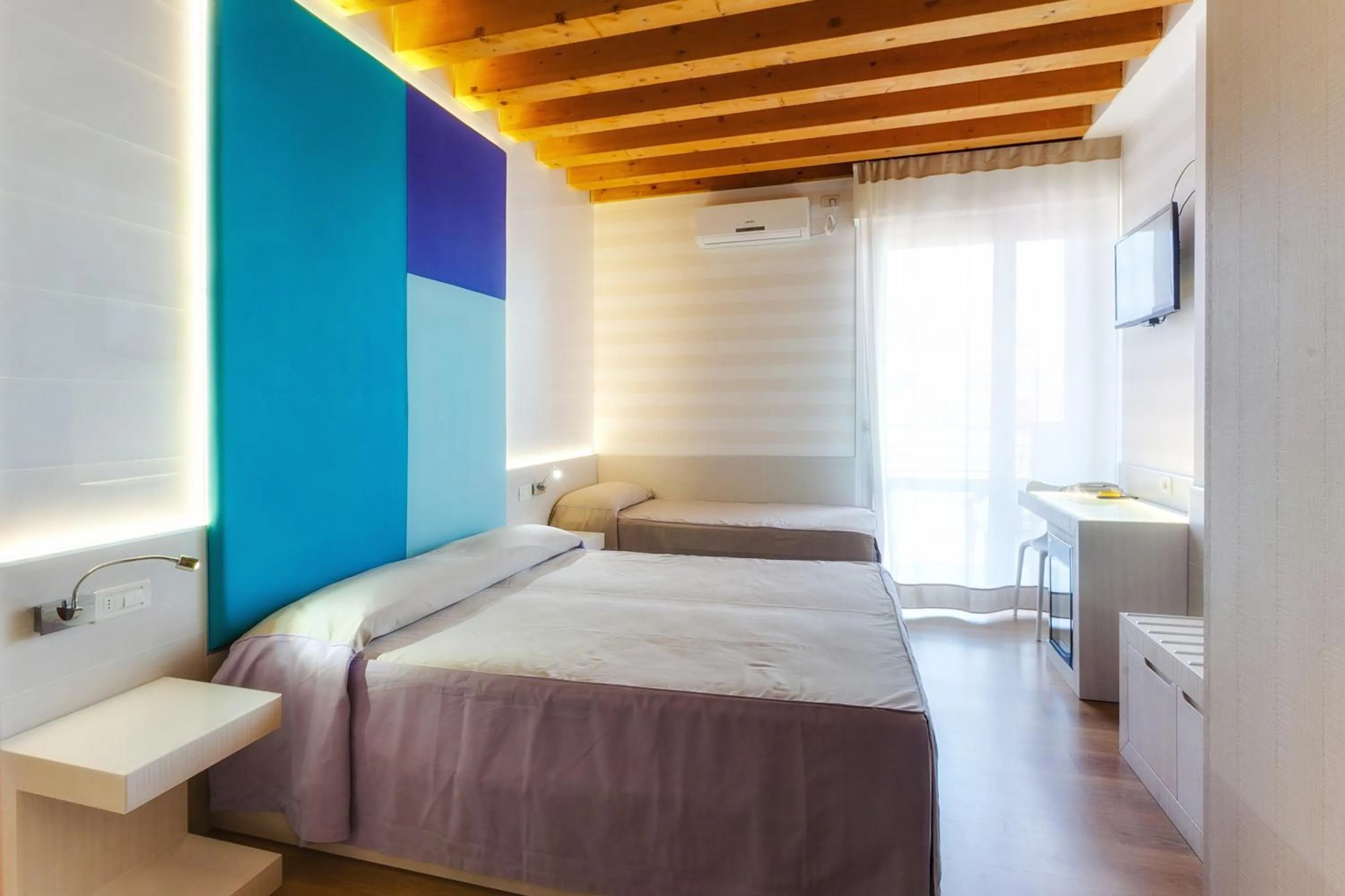 Photo of the whole room in Hotel Helen