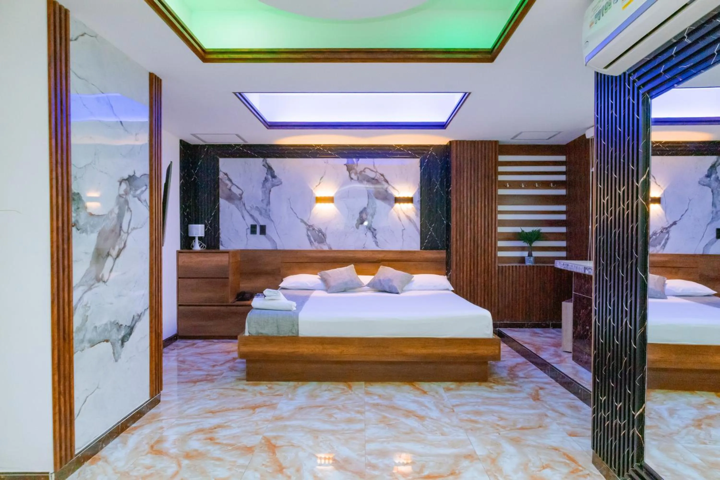 Bed in Hotel Shaira 2