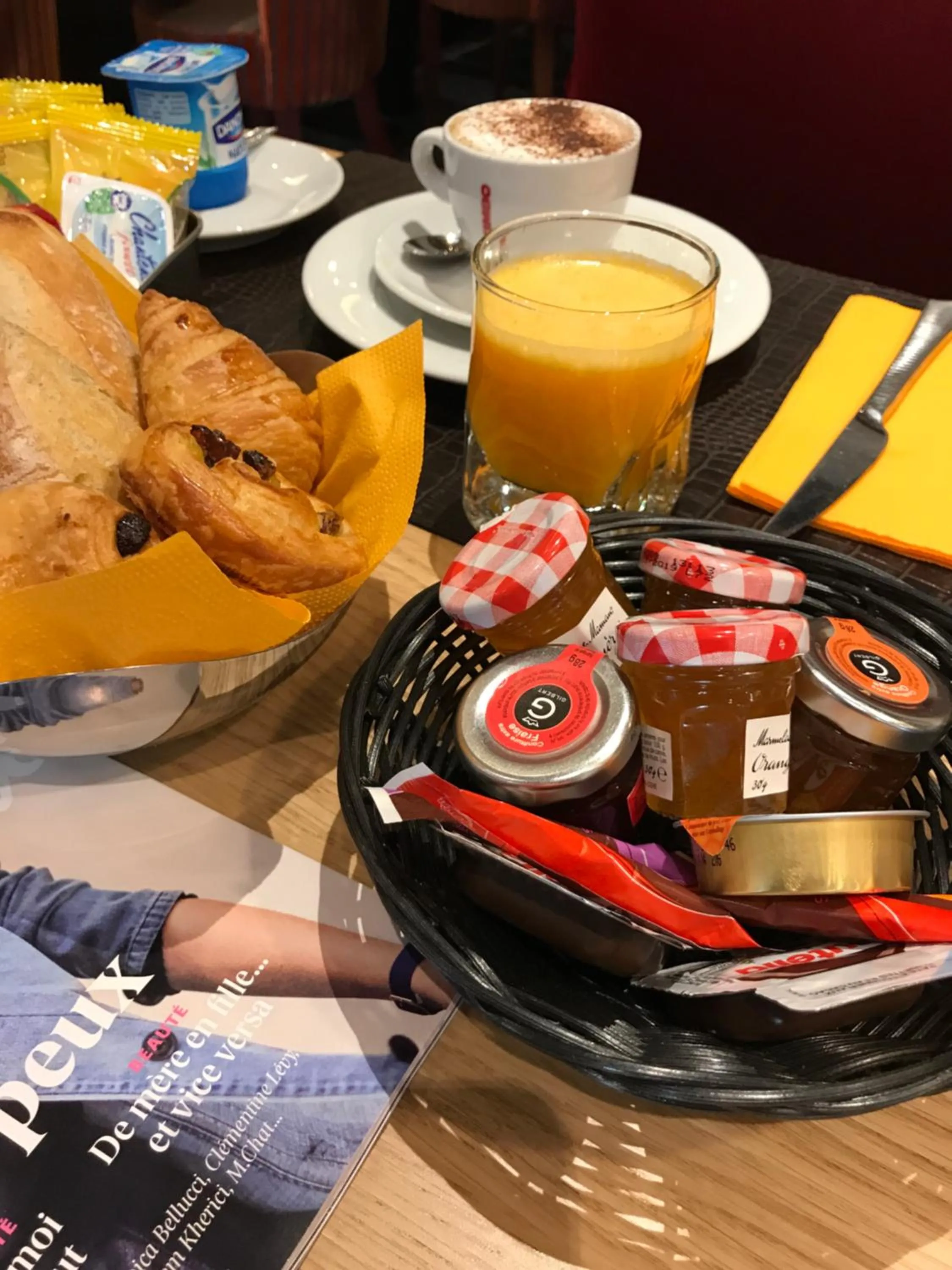 Continental breakfast in Hotel l'Avenue
