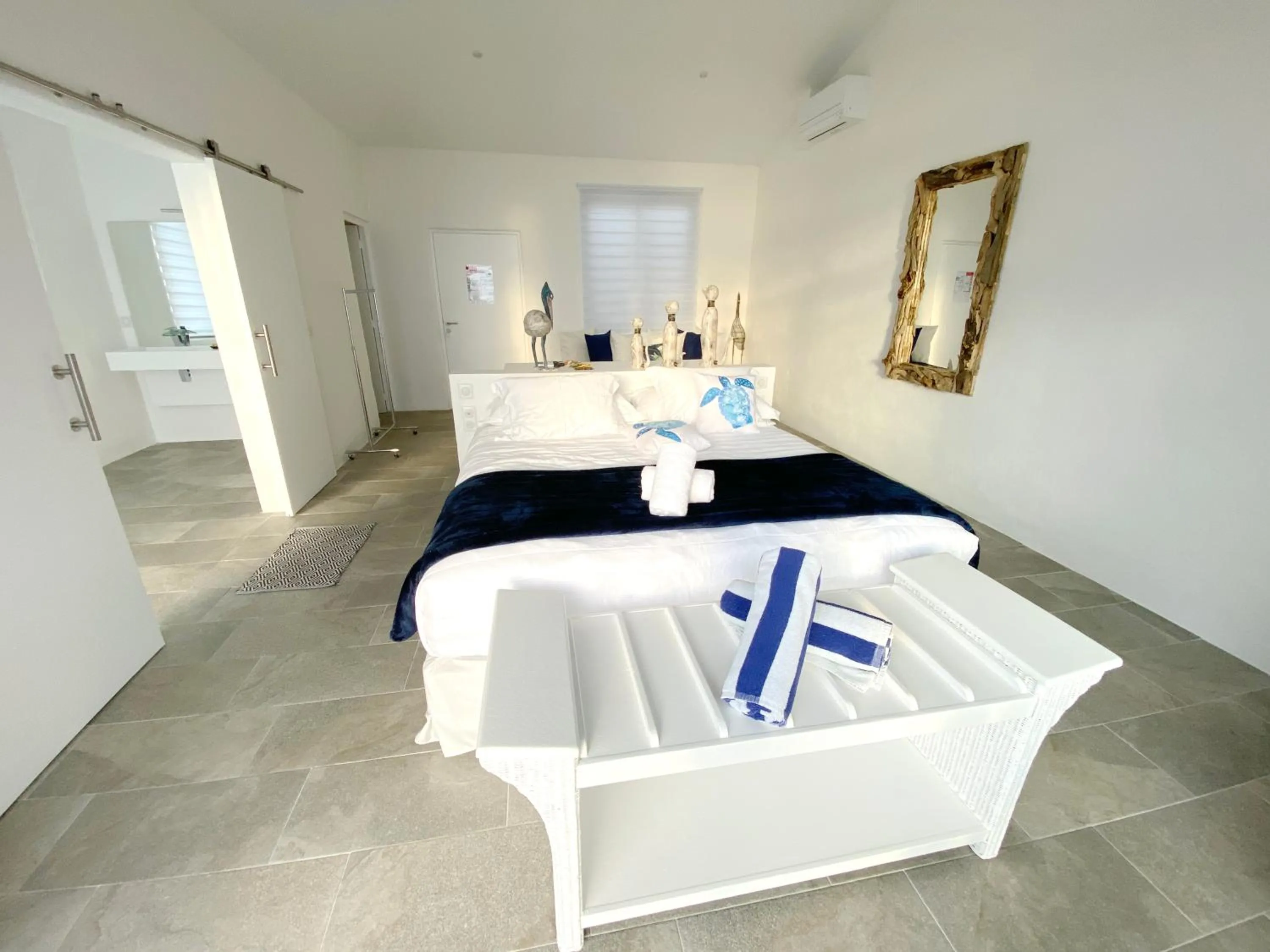 Photo of the whole room, Bed in Ninamu Pearl Guest House